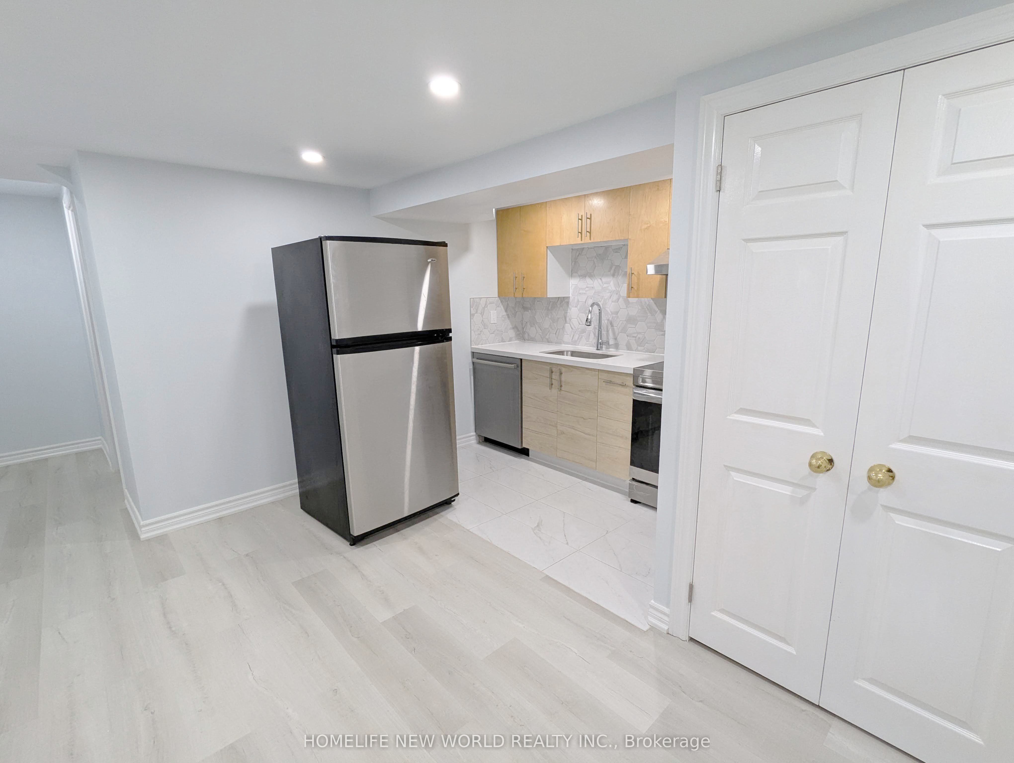90 Oakvale Avenue Lower Property Photo 2