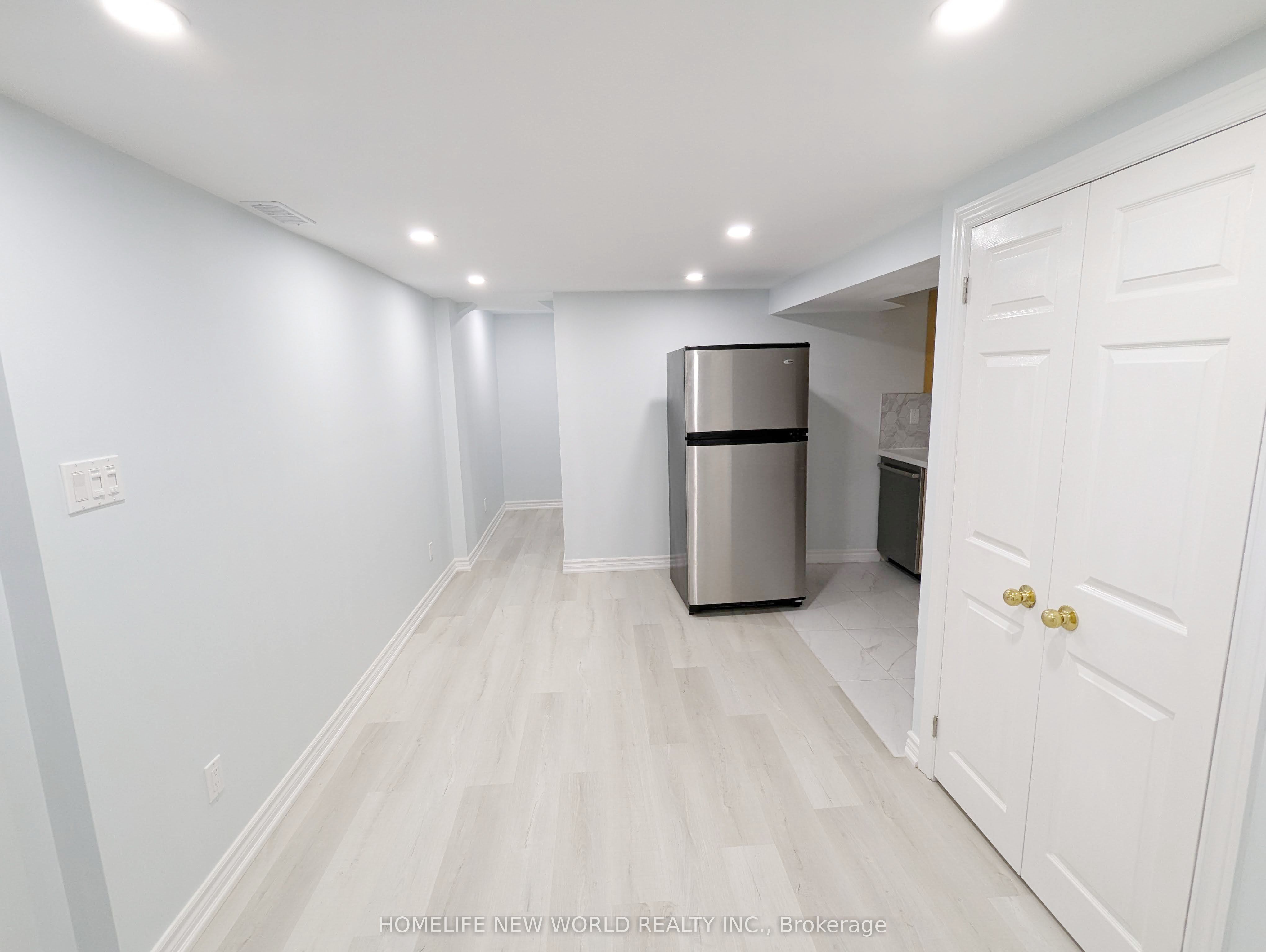 90 Oakvale Avenue Lower Property Photo 4