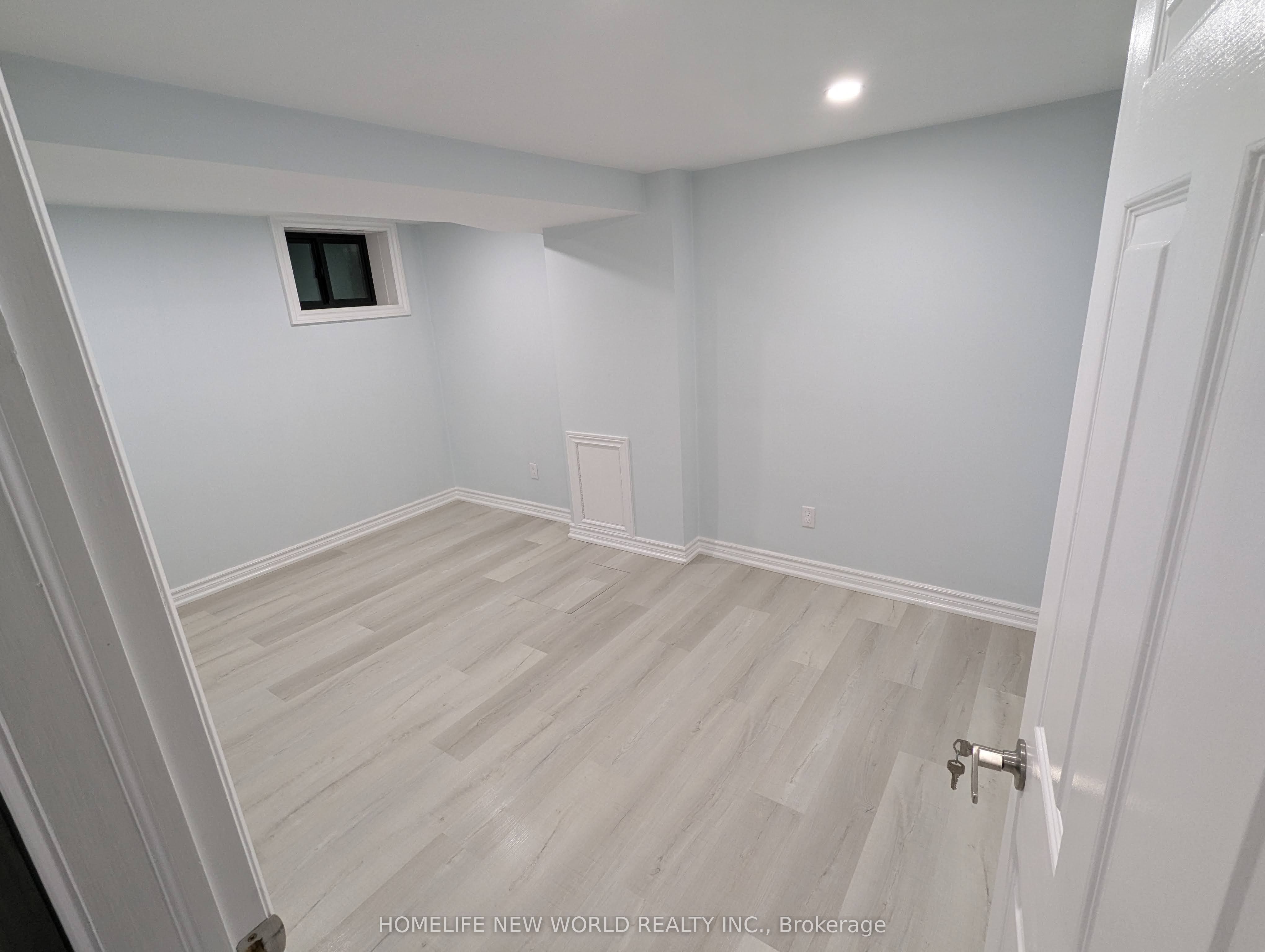 90 Oakvale Avenue Lower Property Photo 6