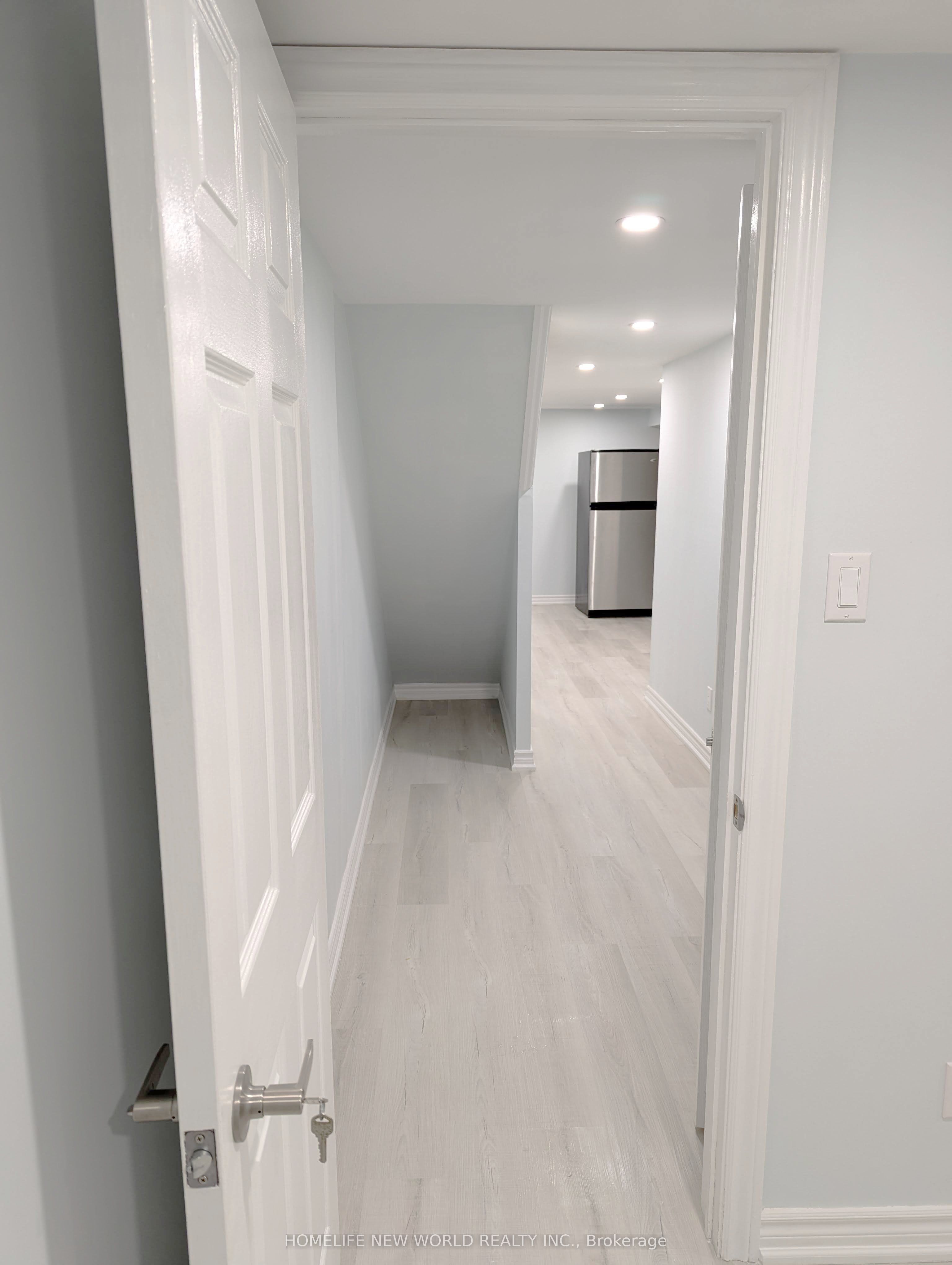 90 Oakvale Avenue Lower Property Photo 9