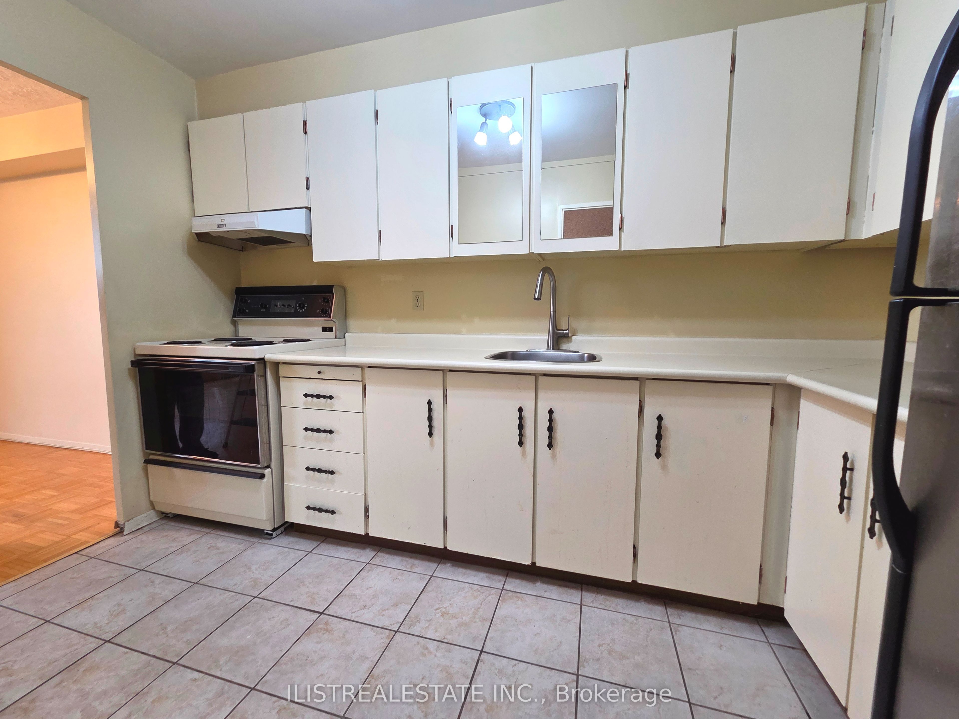 5 Massey Square 407 Property Photo 8
