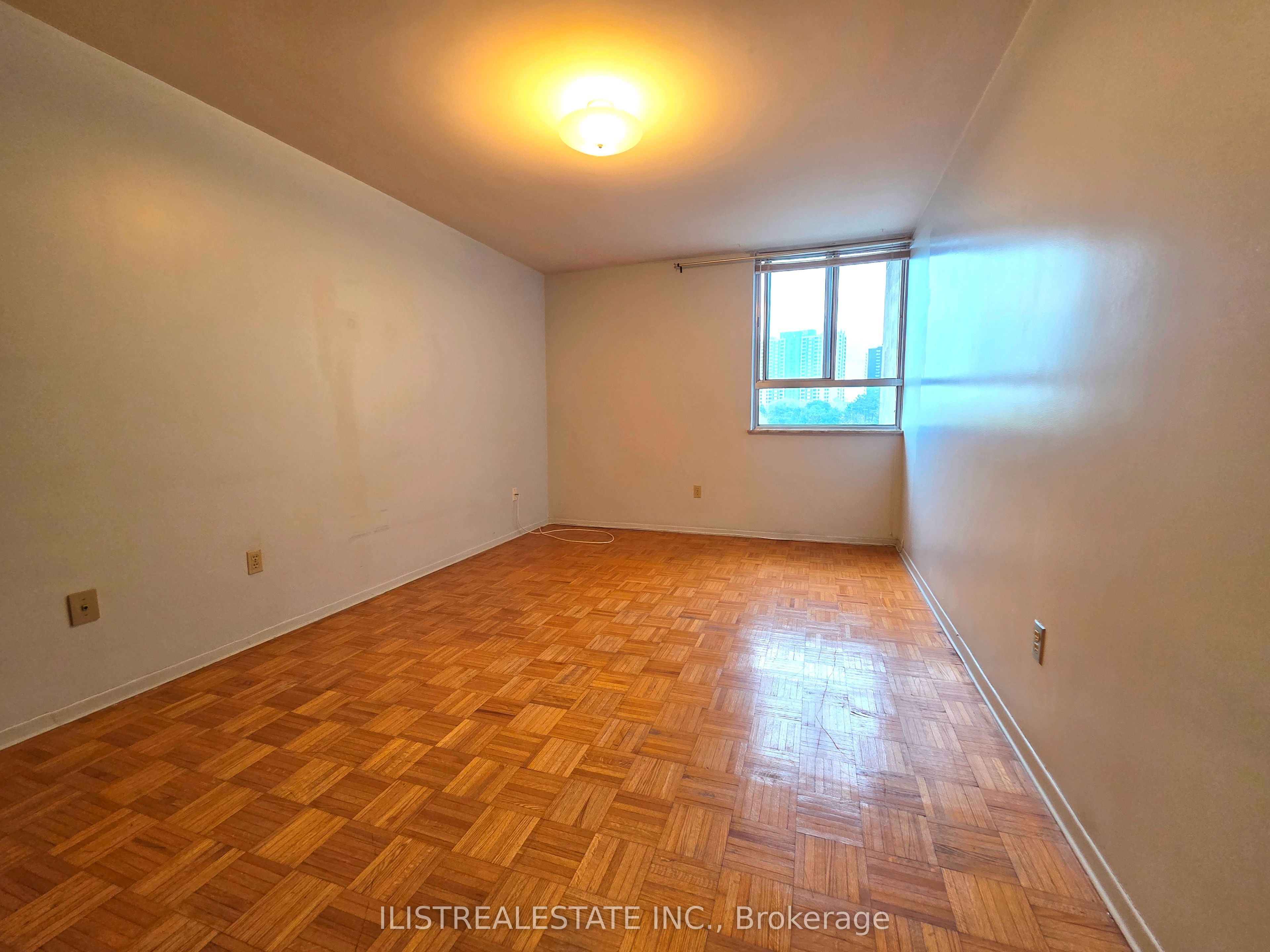 5 Massey Square 407 Property Photo 10