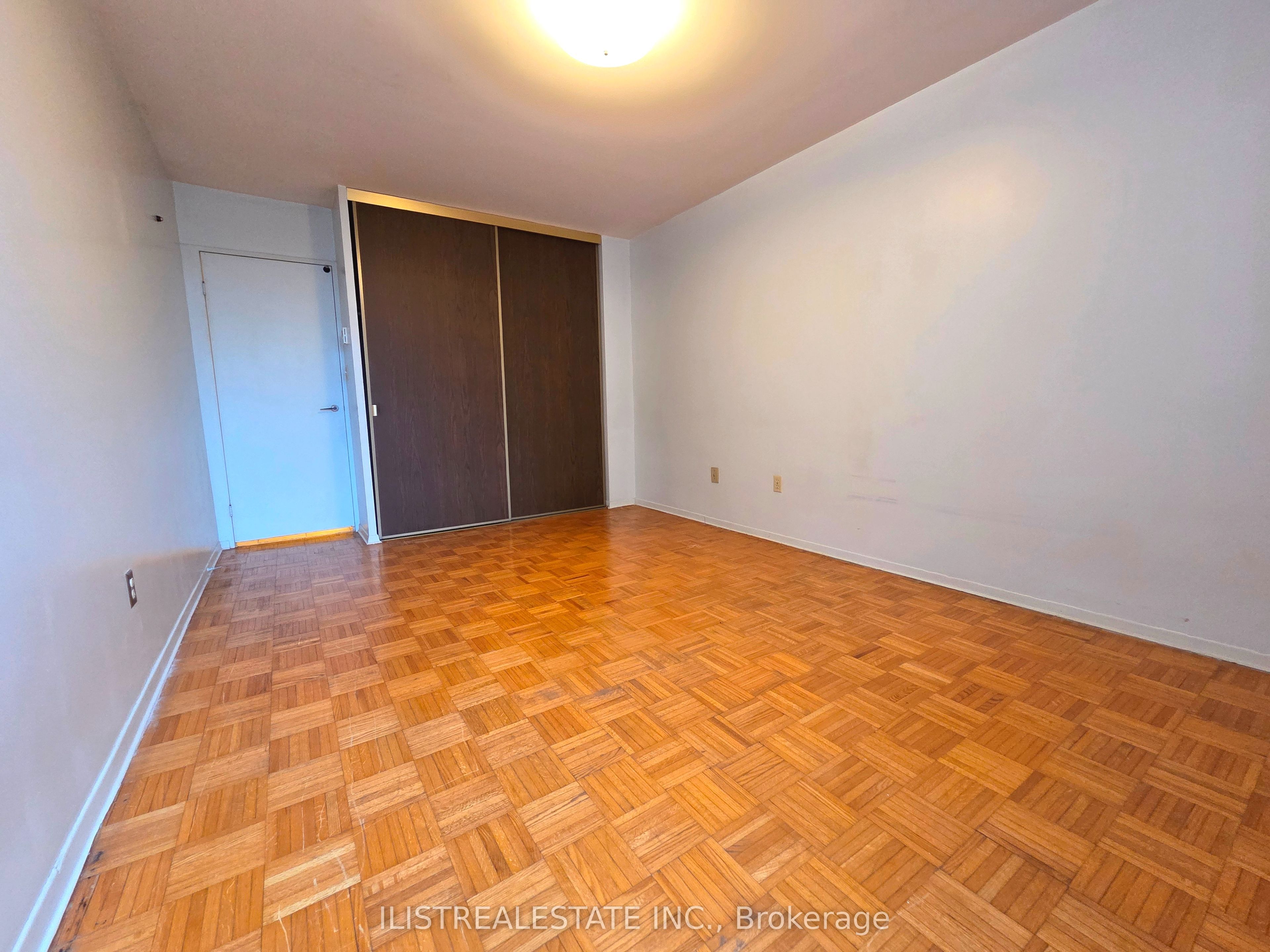 5 Massey Square 407 Property Photo 11