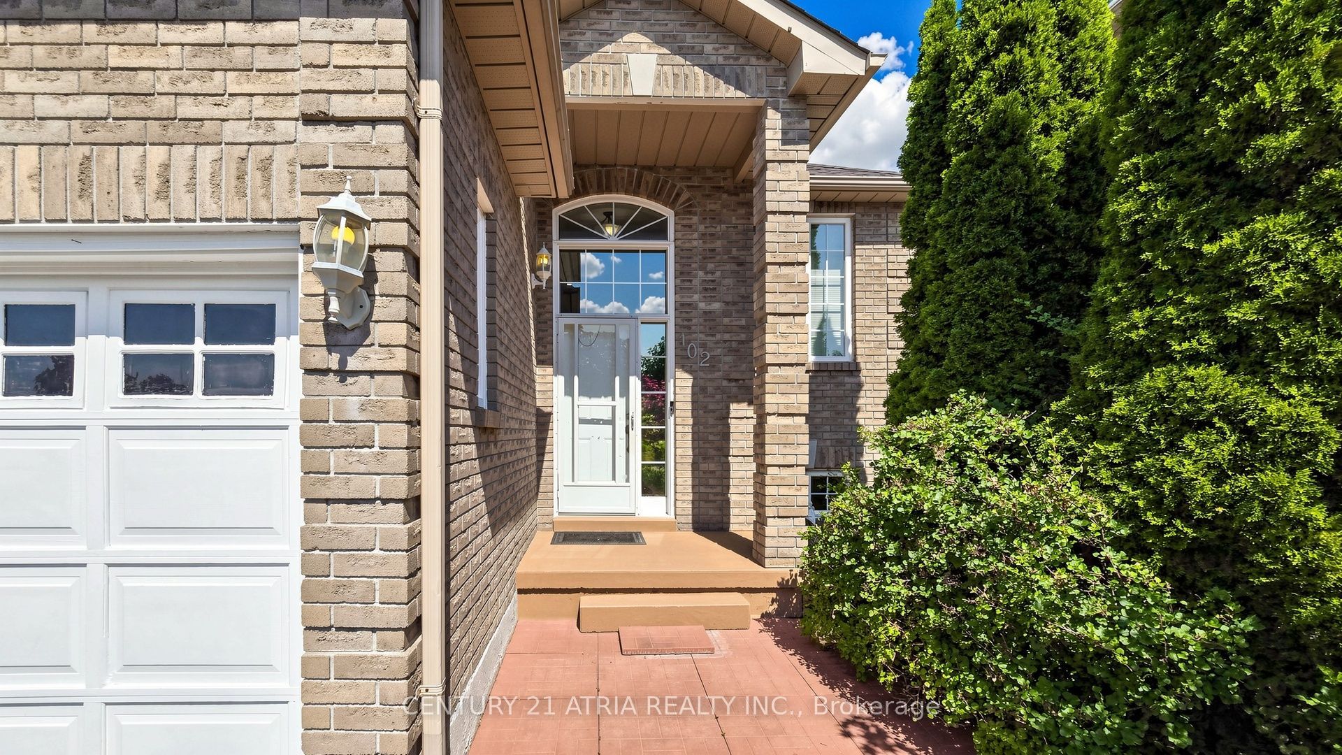 102 Huntington Crescent Property Photo 4