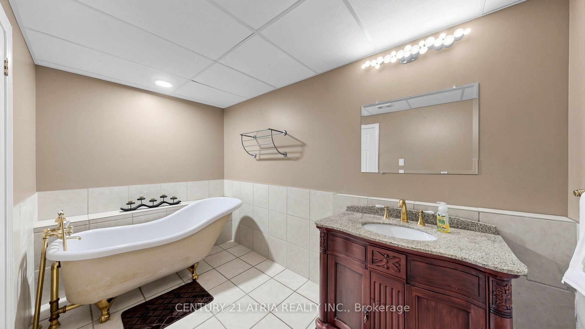 102 Huntington Crescent Property Photo 21
