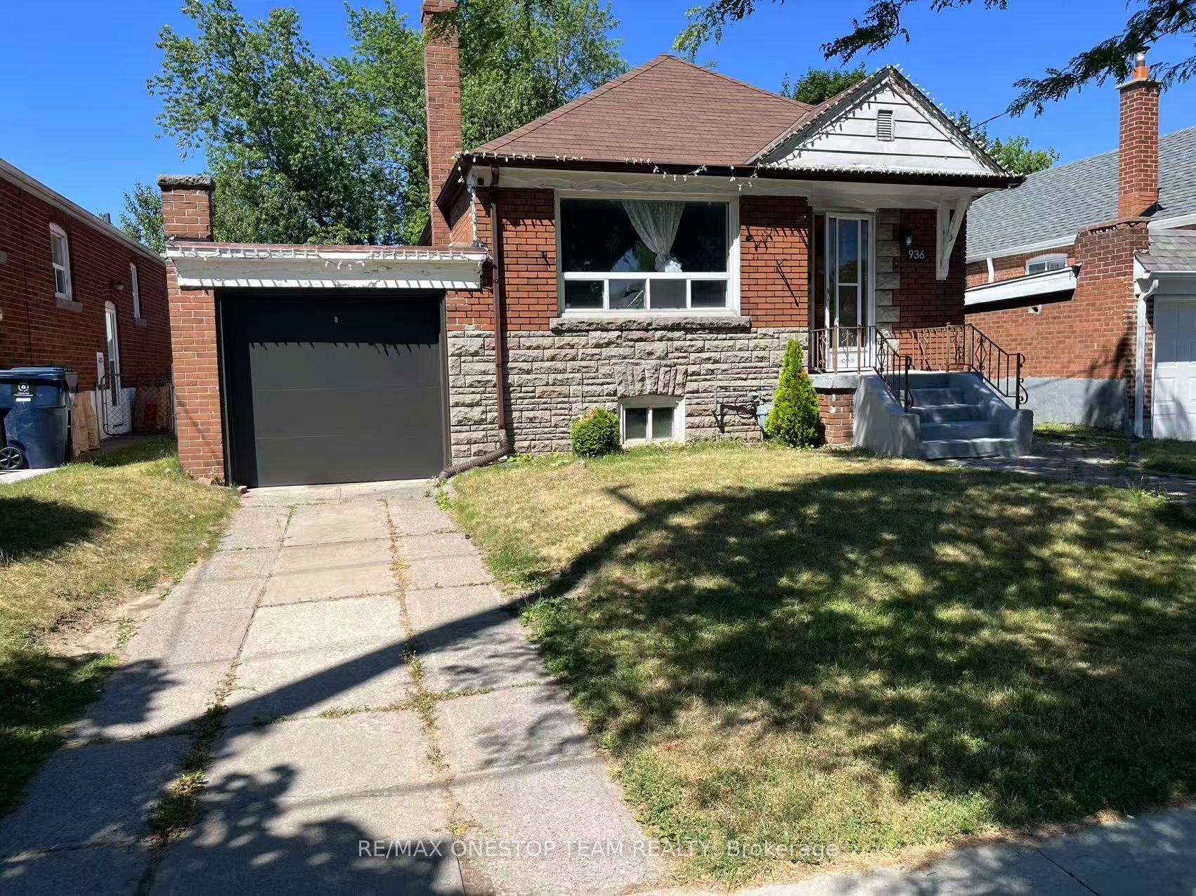 936 Pharmacy Avenue Property Photo 2
