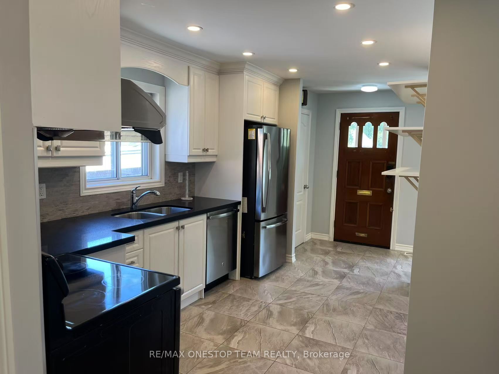 936 Pharmacy Avenue Property Photo 6