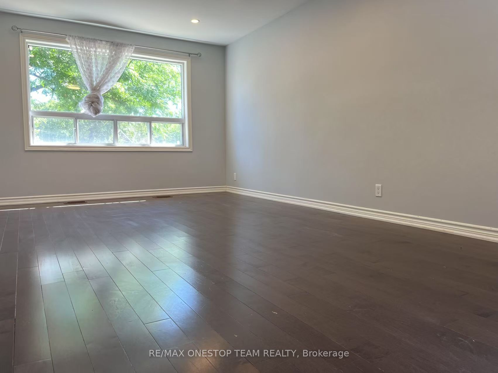 936 Pharmacy Avenue Property Photo 7