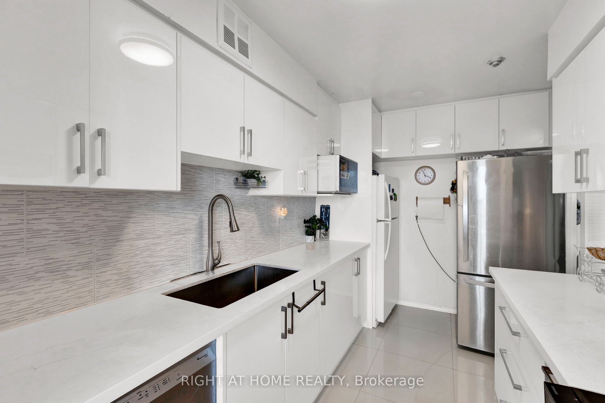 100 Prudential Drive 1608 Property Photo 10