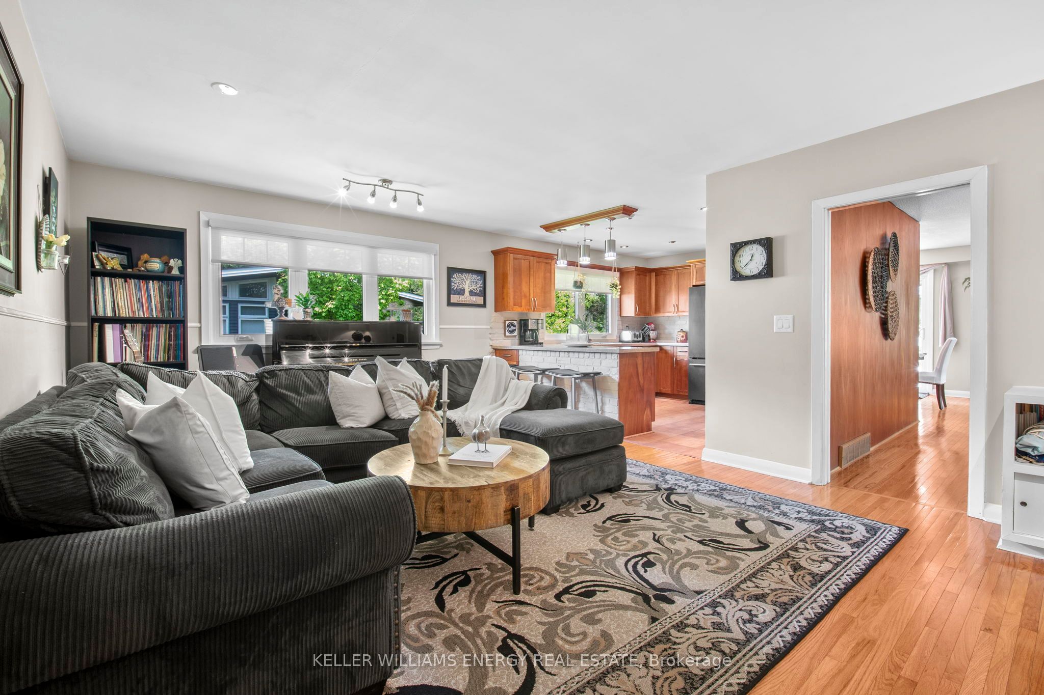 833 Glenmanor Drive Property Photo 10