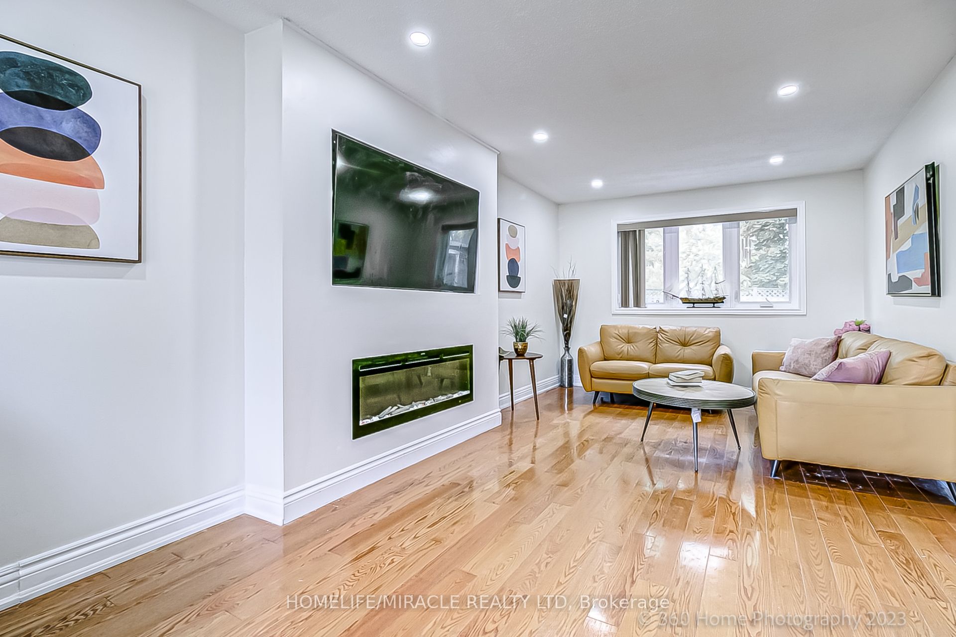 137 Merkley Square Property Photo 3