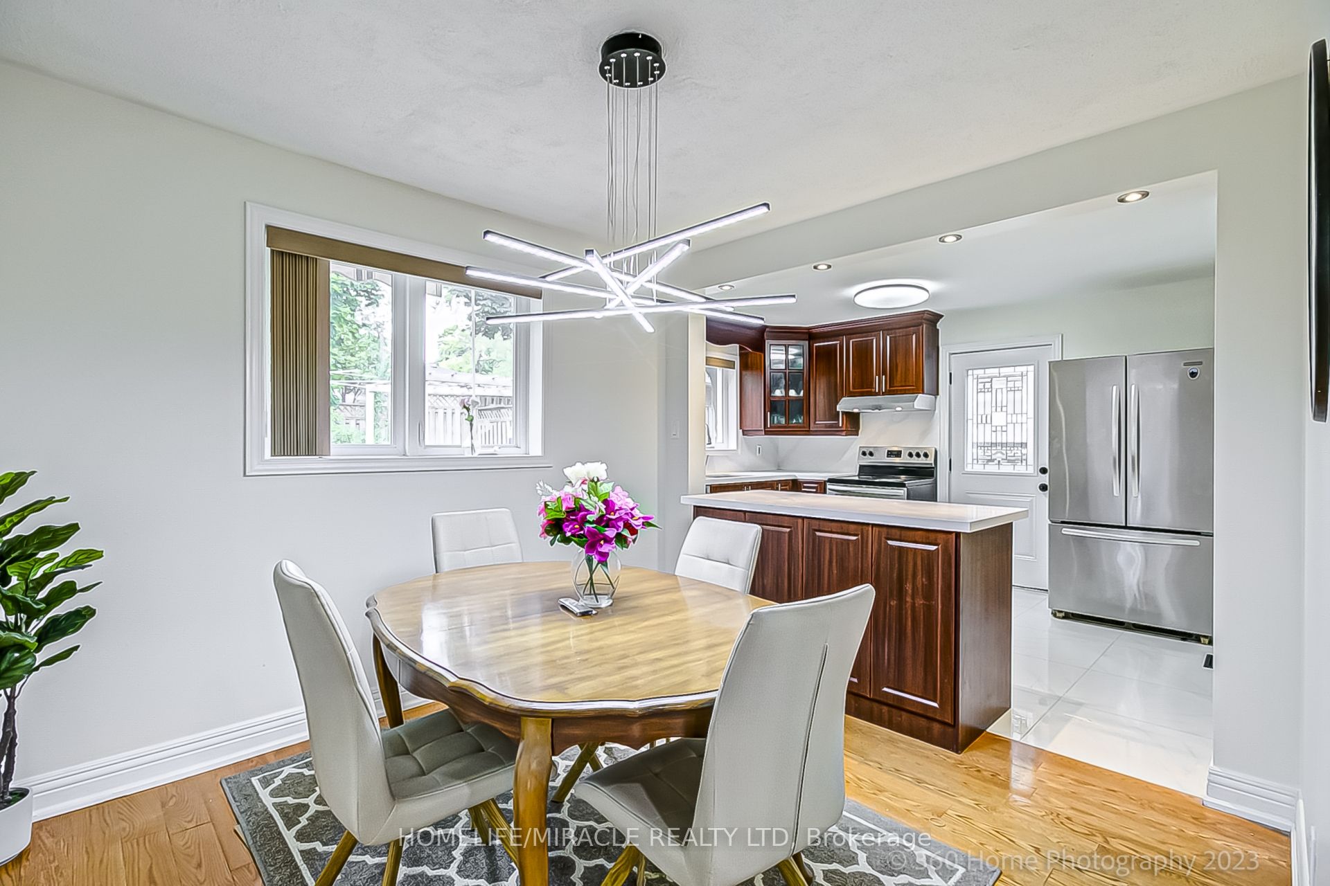 137 Merkley Square Property Photo 4