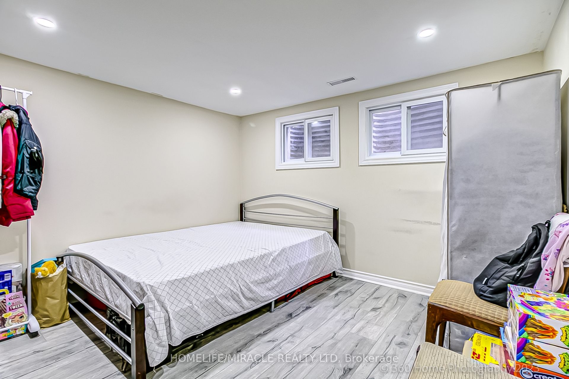 137 Merkley Square Property Photo 20