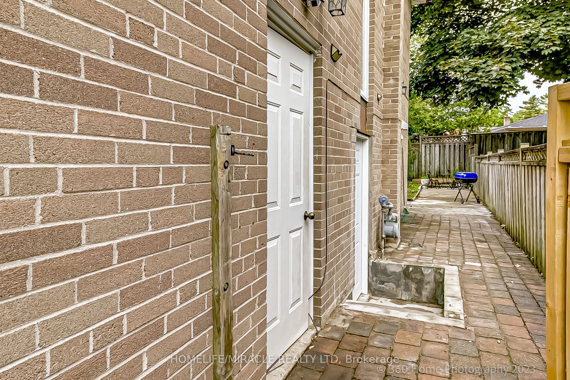 137 Merkley Square Property Photo 25