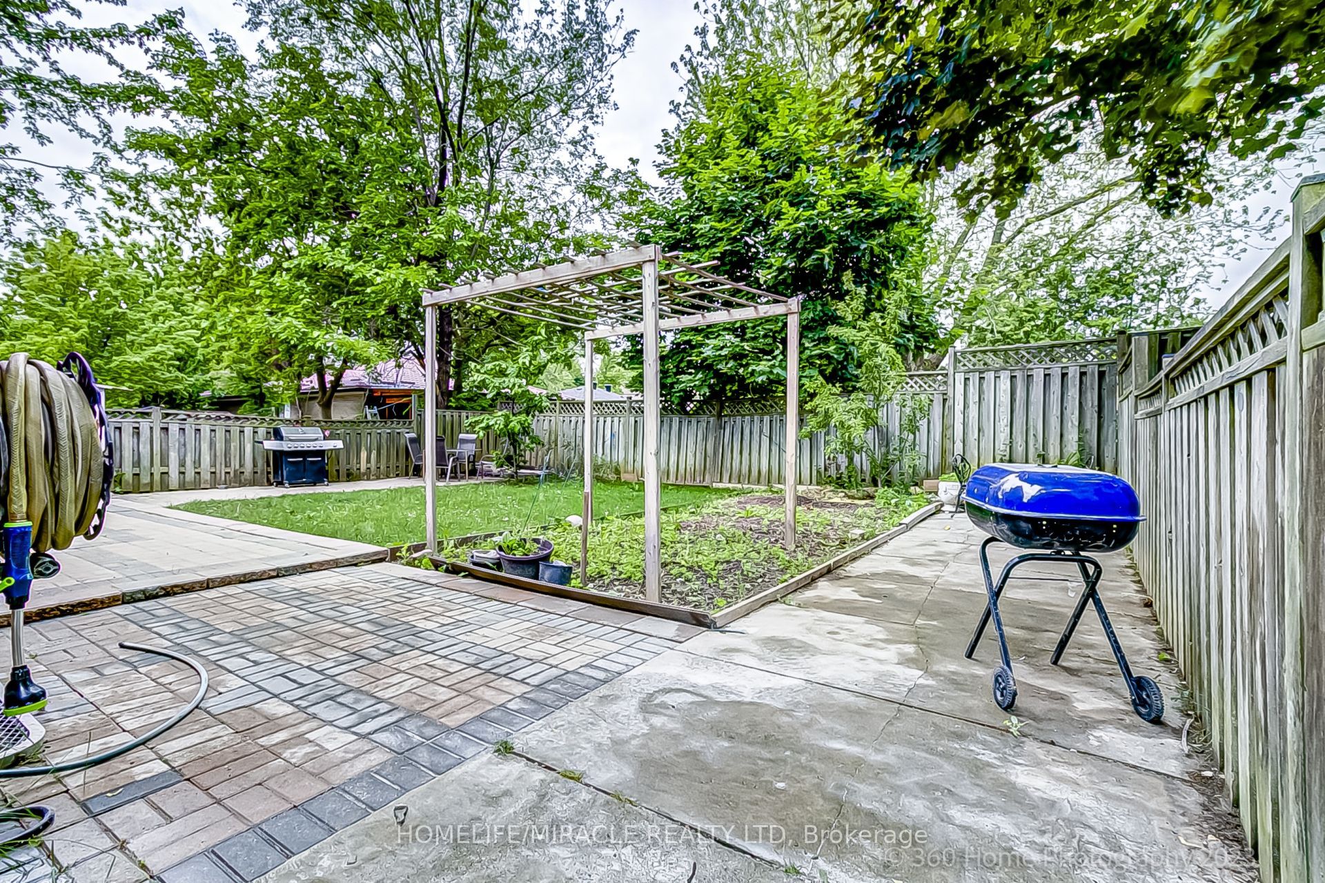 137 Merkley Square Property Photo 26
