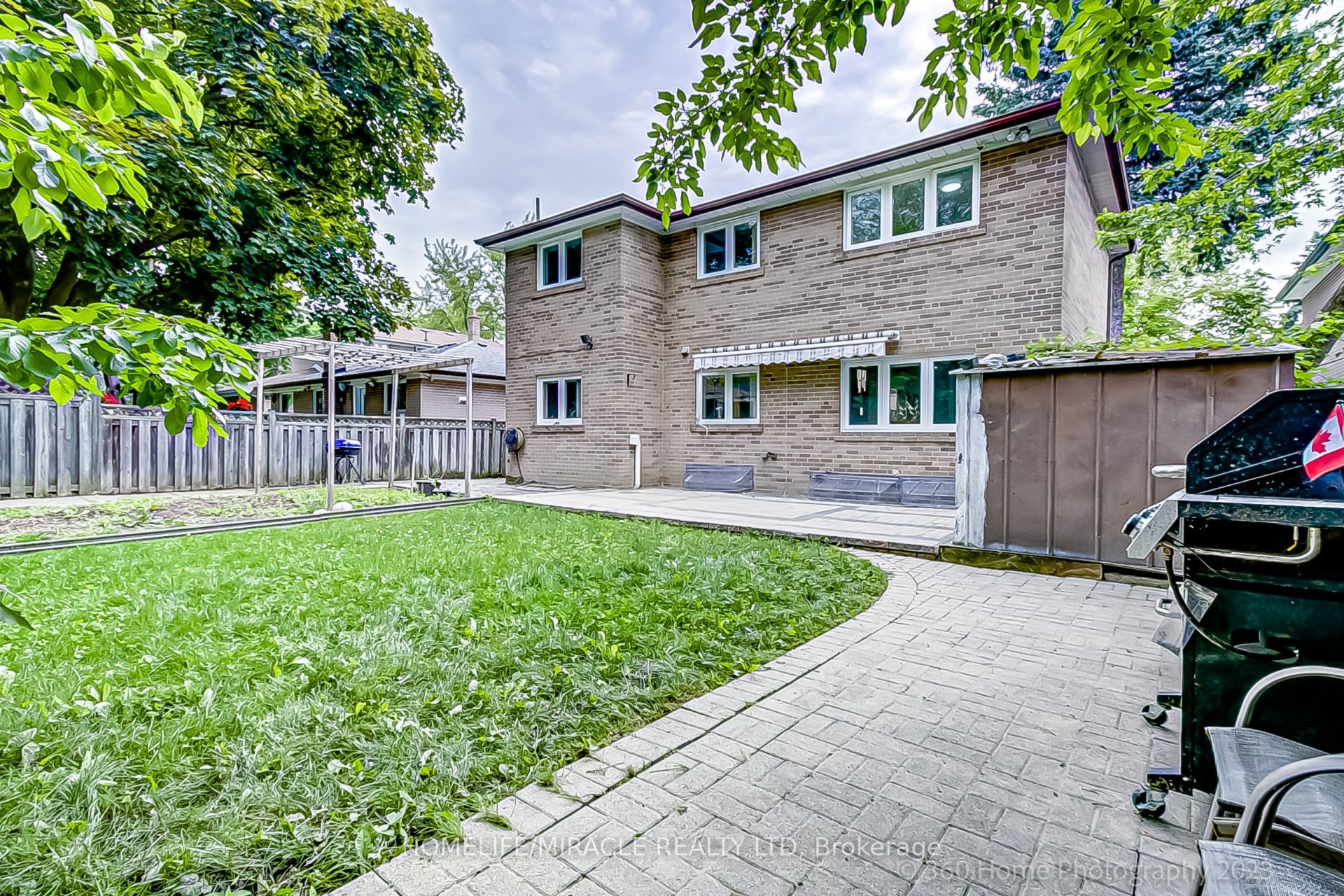 137 Merkley Square Property Photo 27