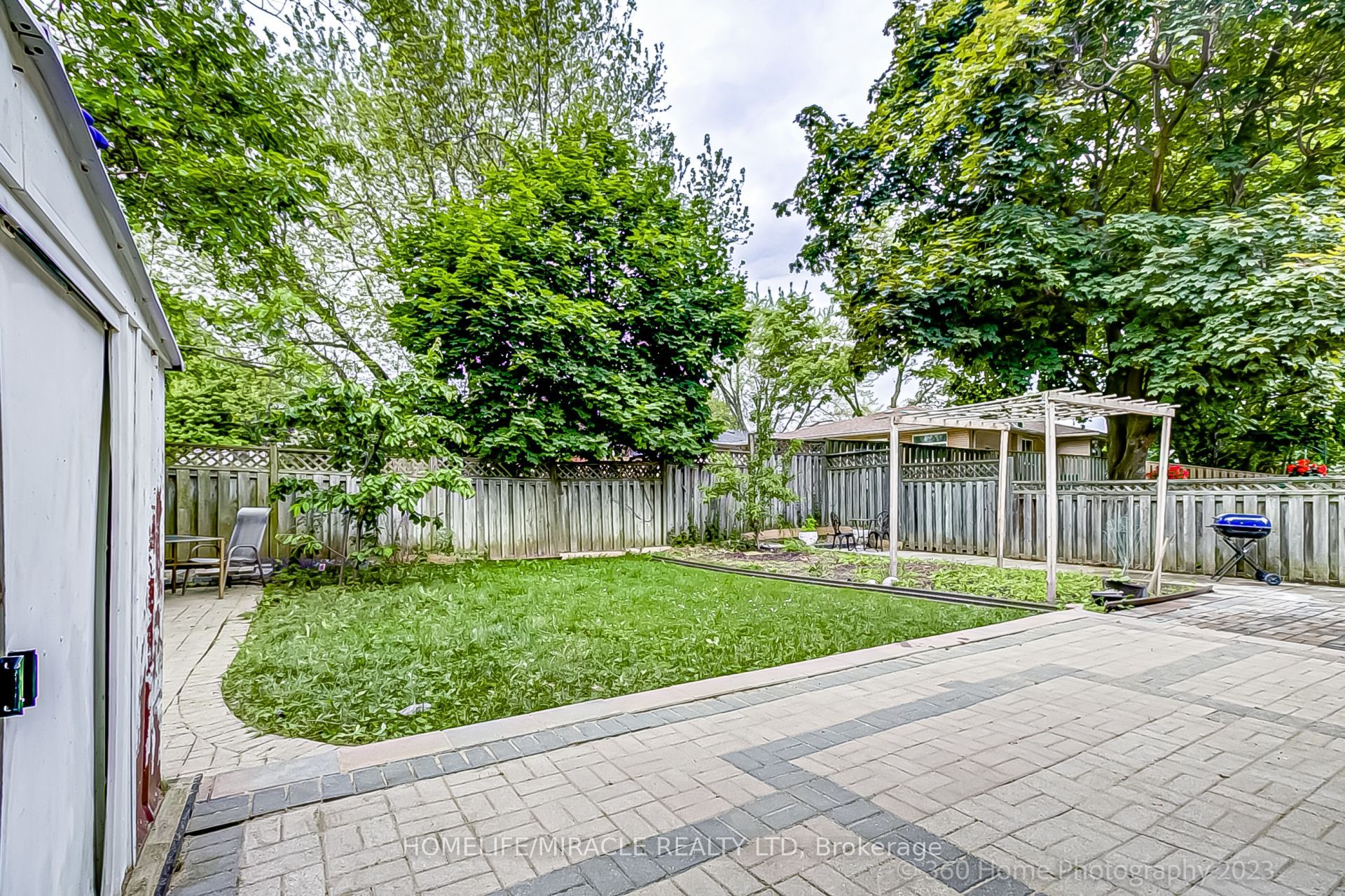 137 Merkley Square Property Photo 28