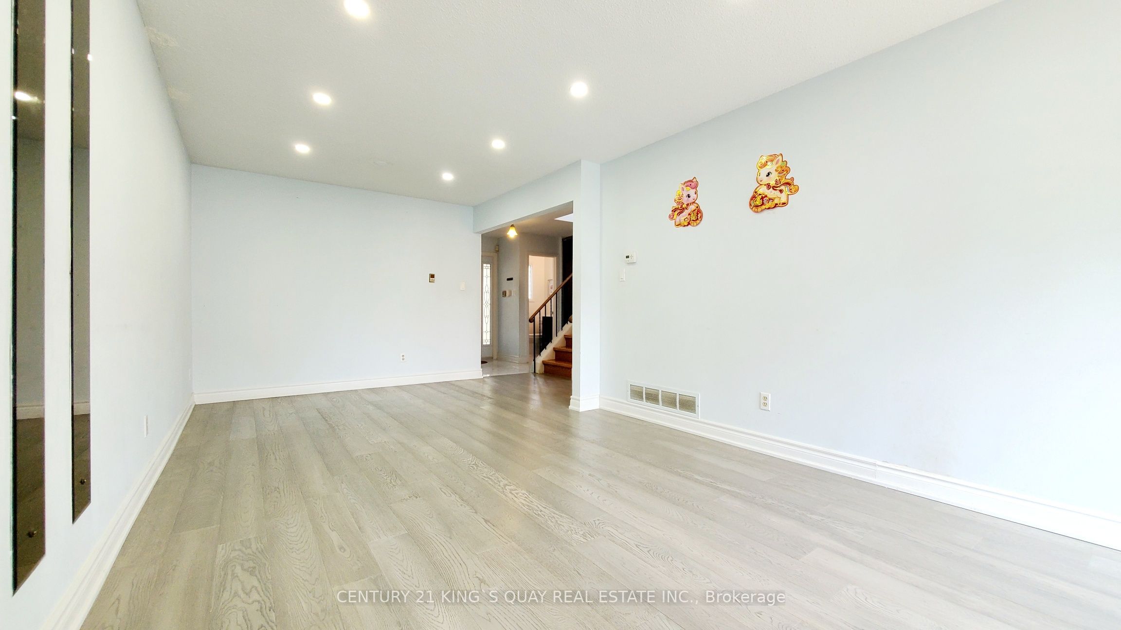 51 Carolbreen Square Property Photo 6