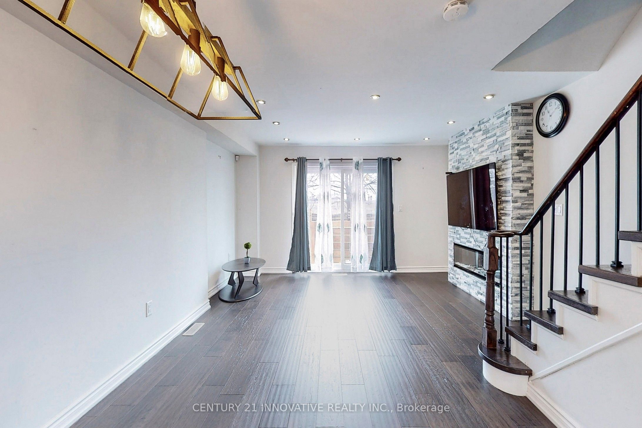 1635 Pickering Parkway 18 Property Photo 3