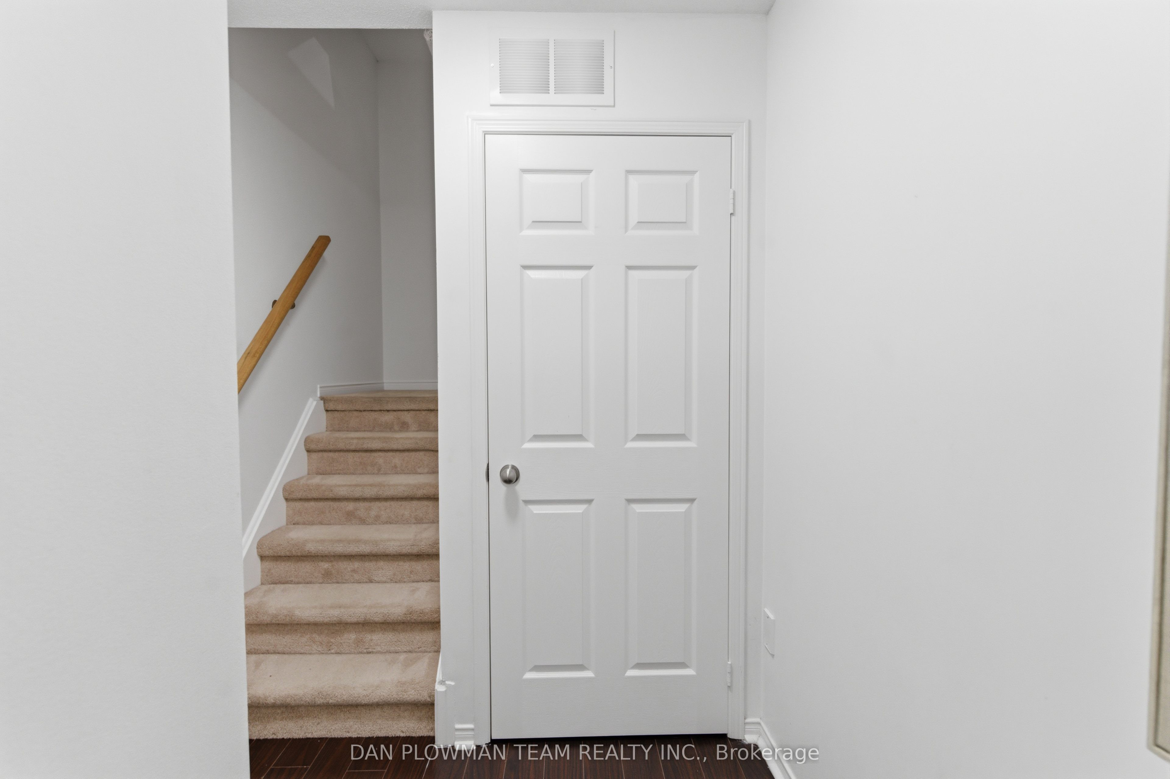 23 Blunden Road Property Photo 25