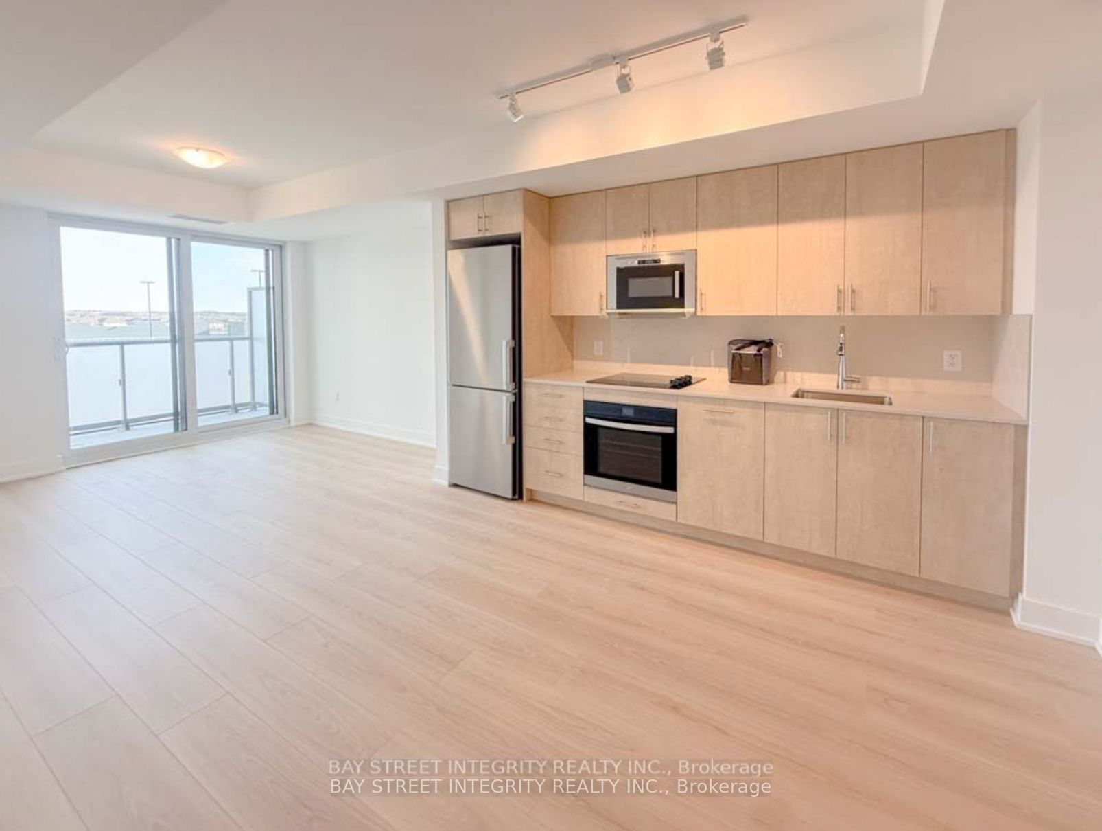 2545 Simcoe Street N 420 Property Photo 1