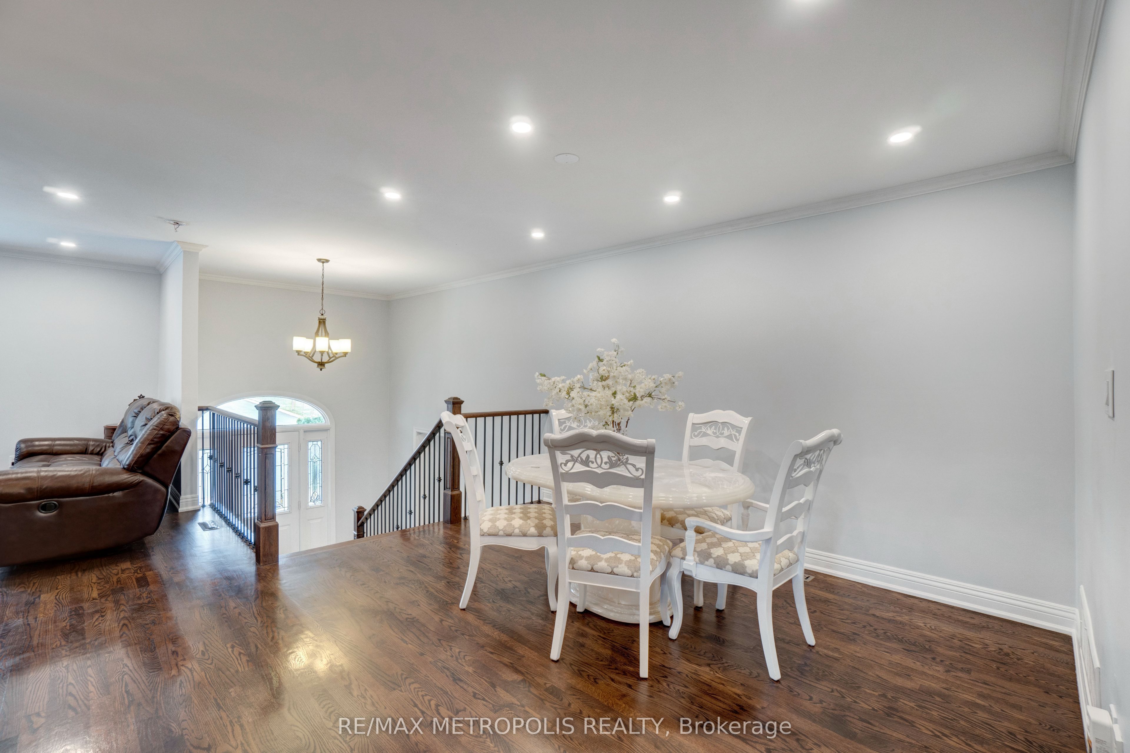 1872 Appleview Road Property Photo 8