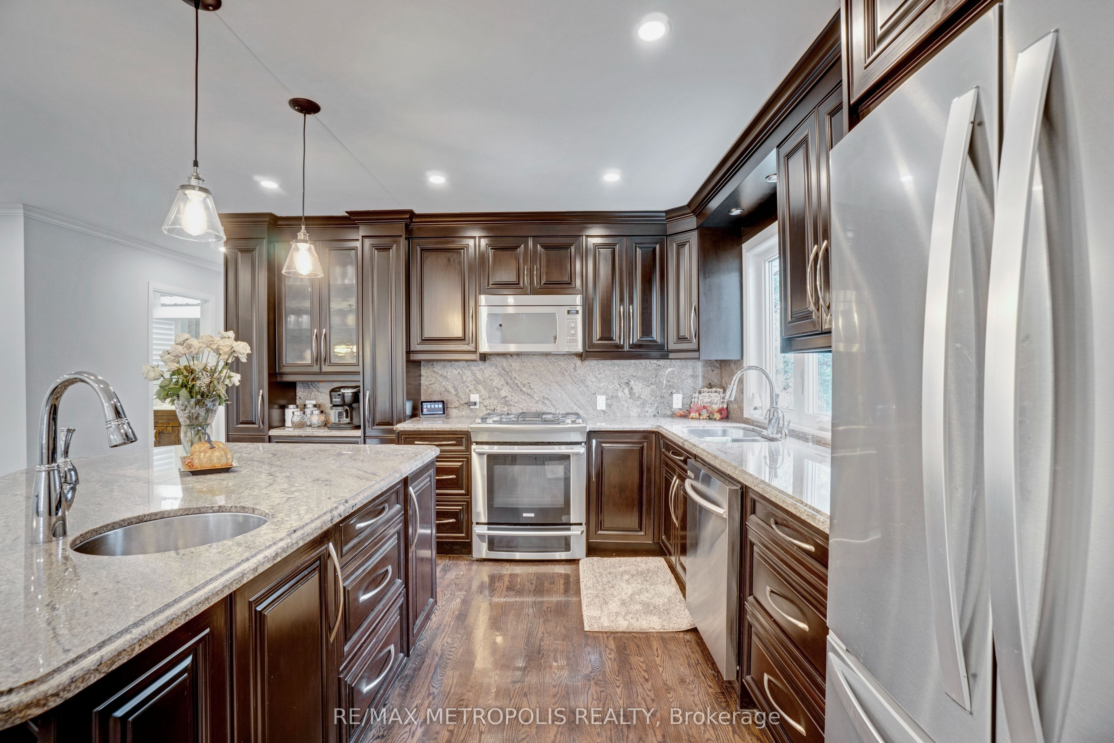 1872 Appleview Road Property Photo 13
