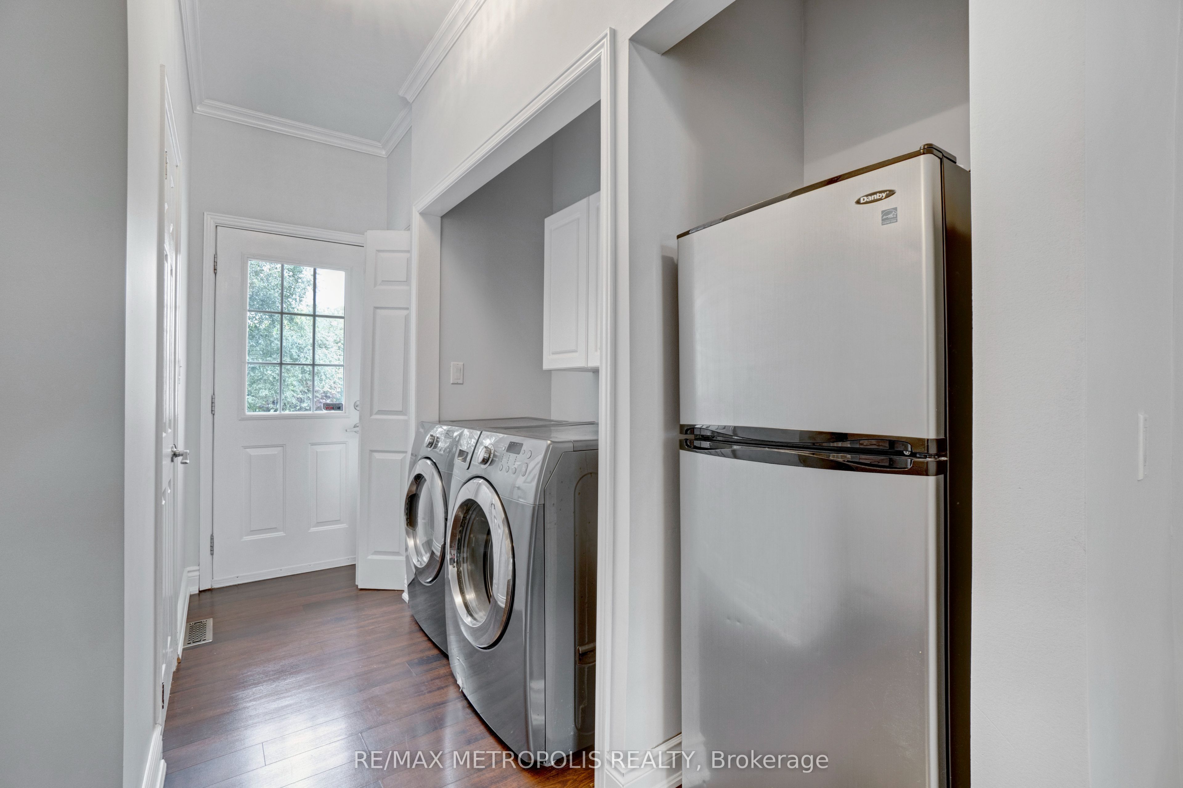 1872 Appleview Road Property Photo 24