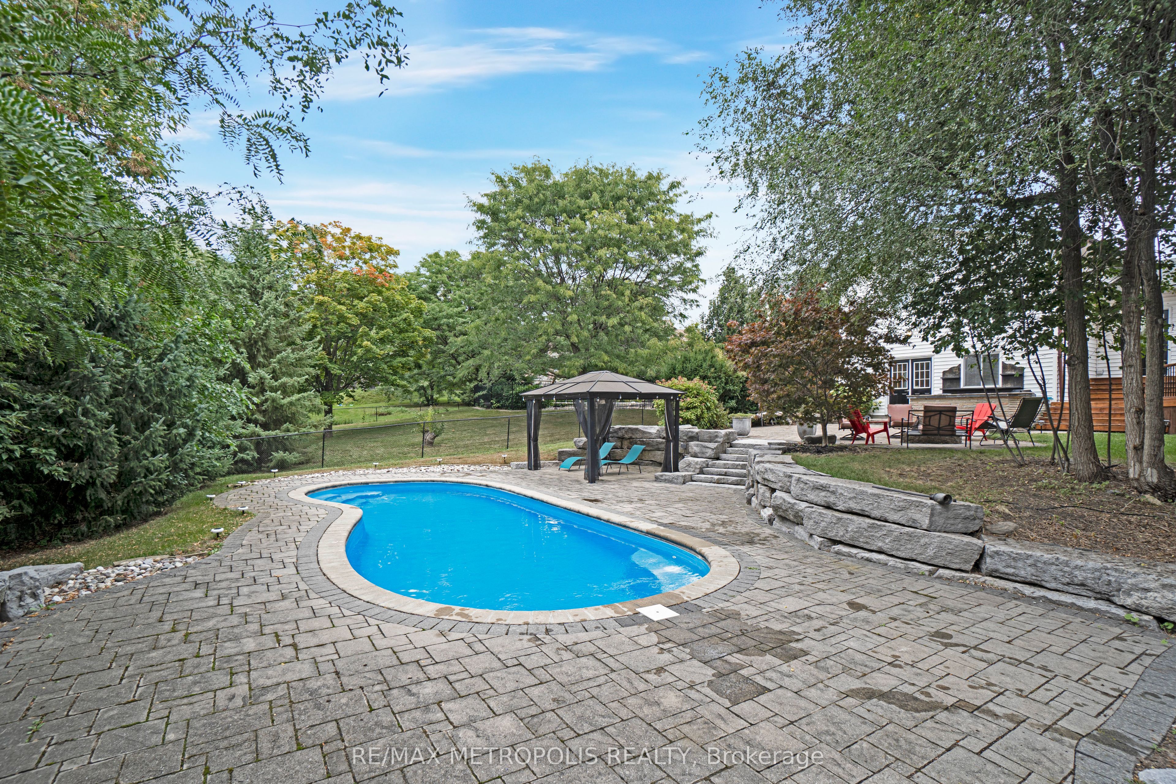 1872 Appleview Road Property Photo 36