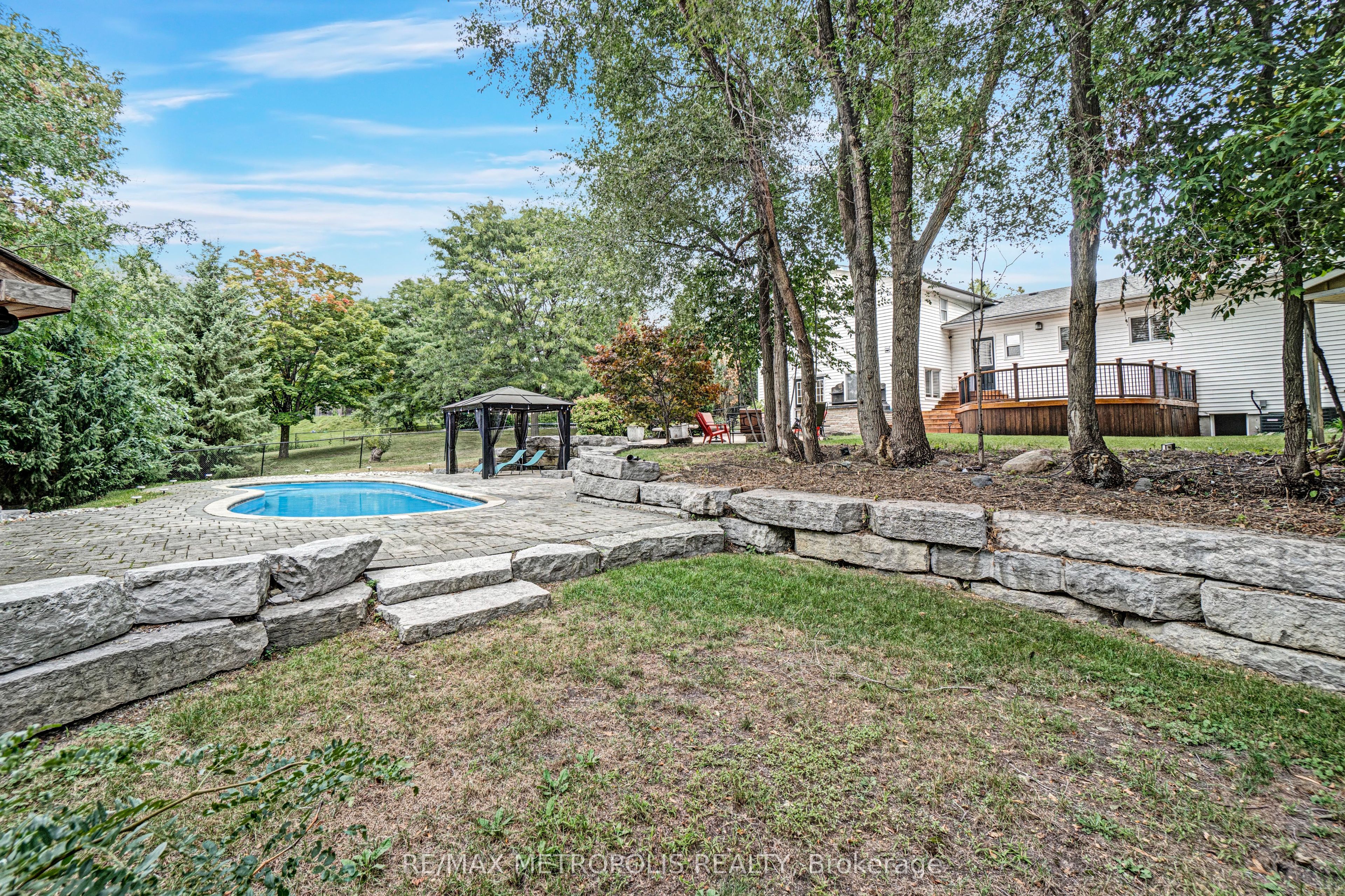 1872 Appleview Road Property Photo 37