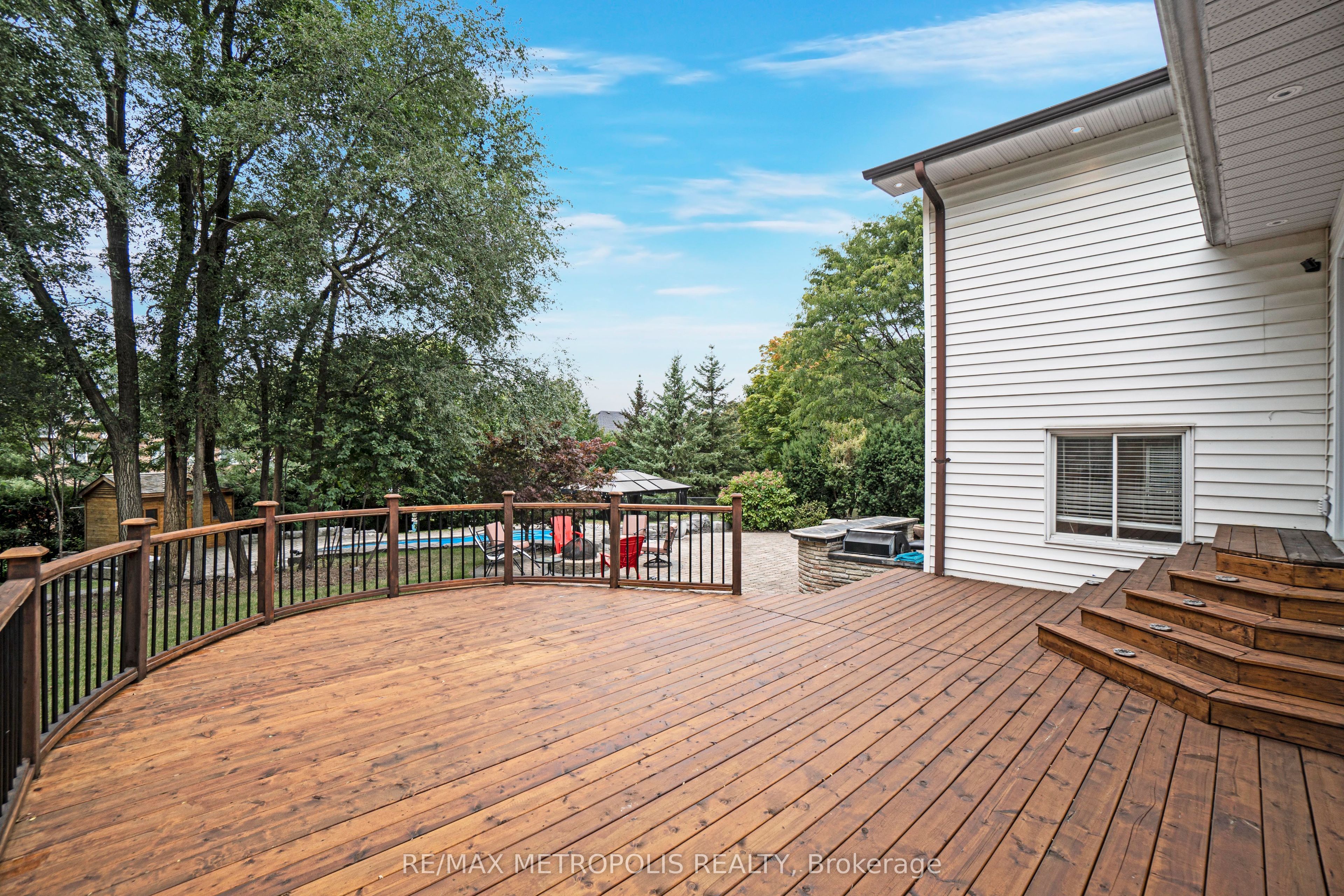 1872 Appleview Road Property Photo 43