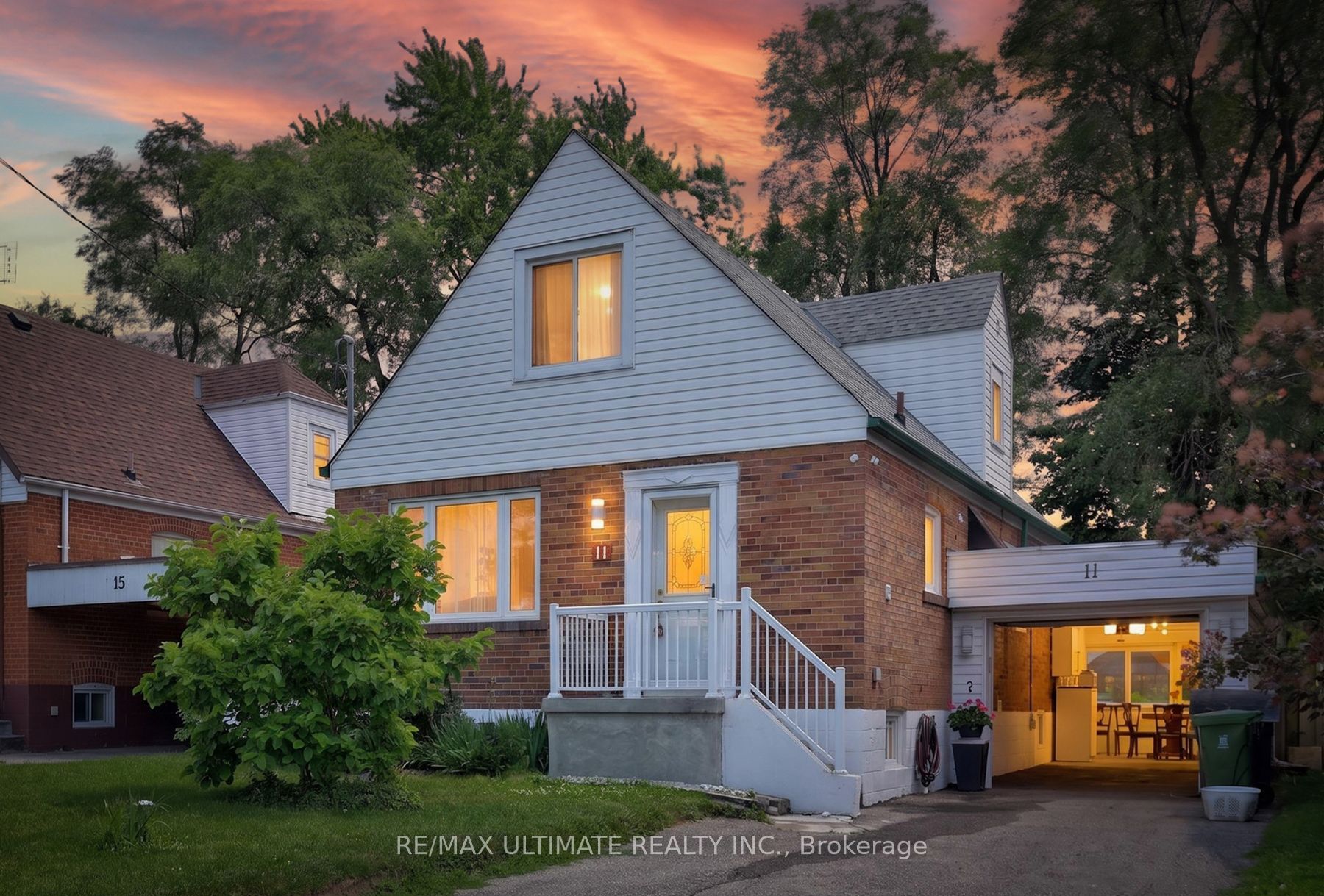 11 Midholm Drive