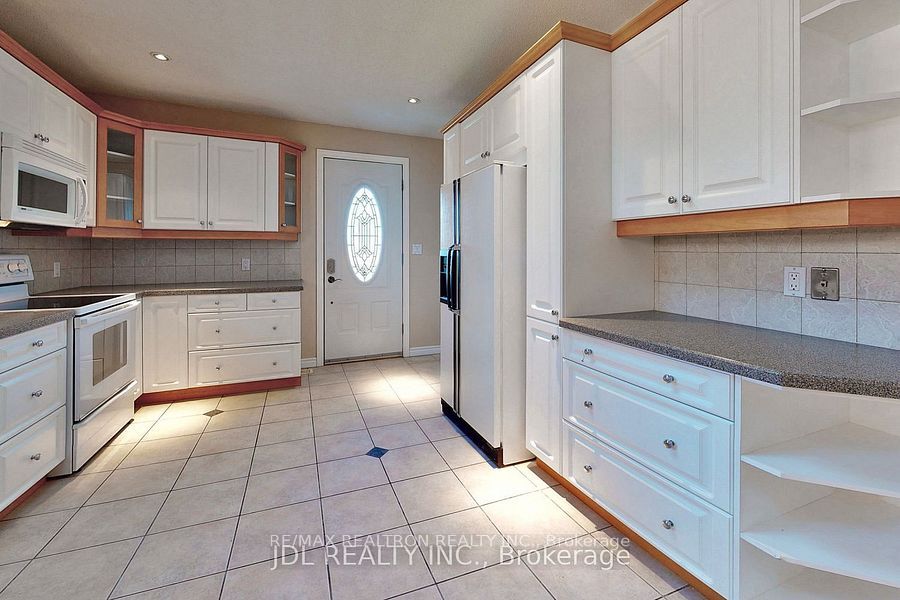 517 Fairleigh Avenue Property Photo 8