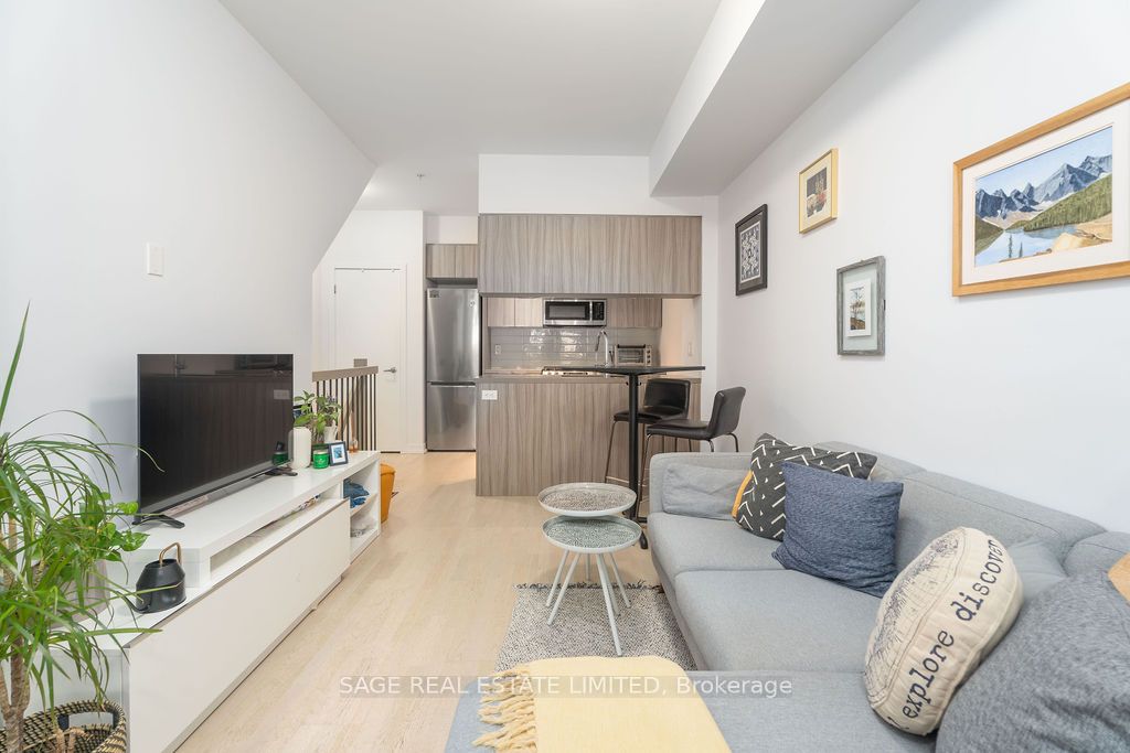 150 Broadview Avenue Th3