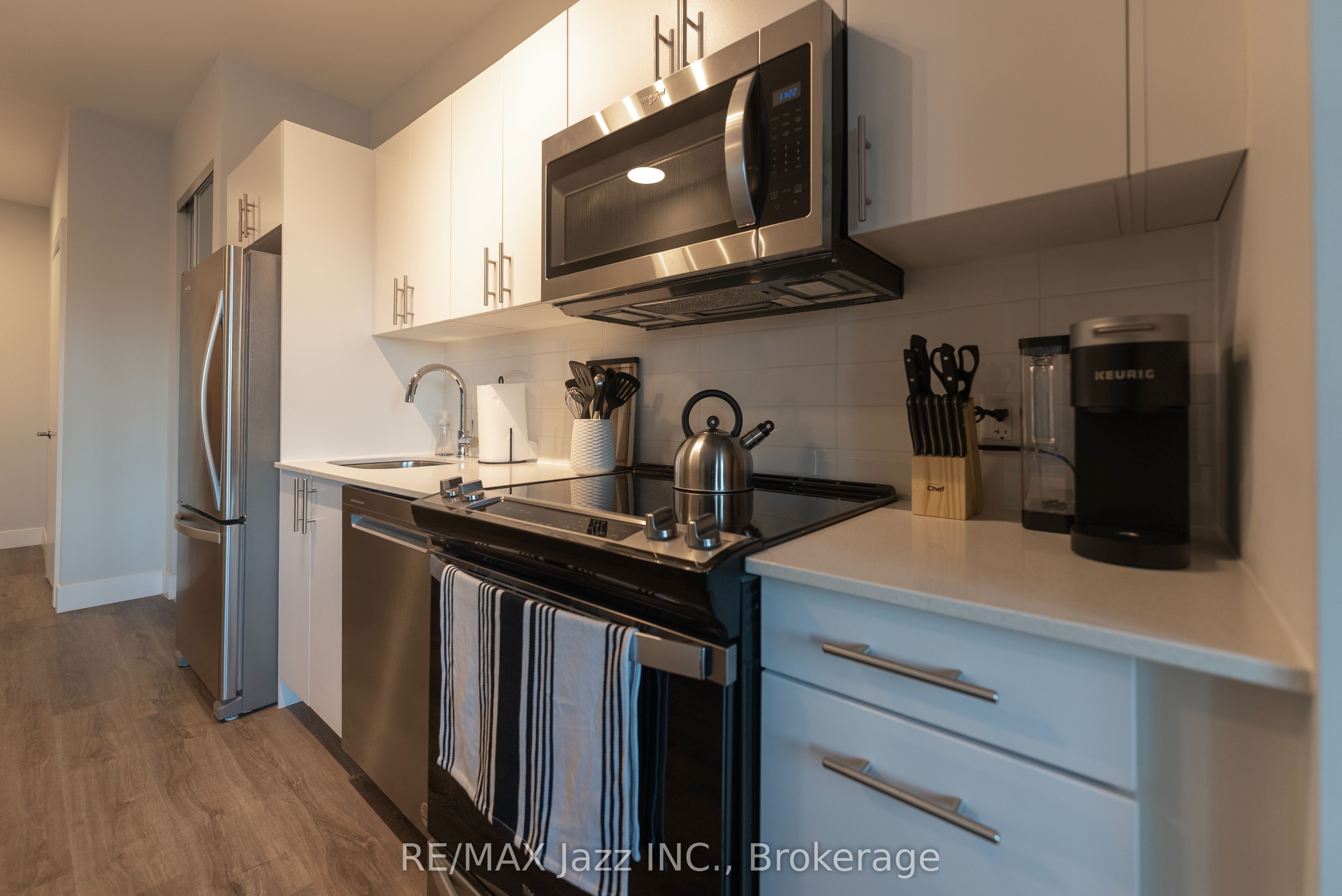 80 Bond Street E 1401 Property Photo 3