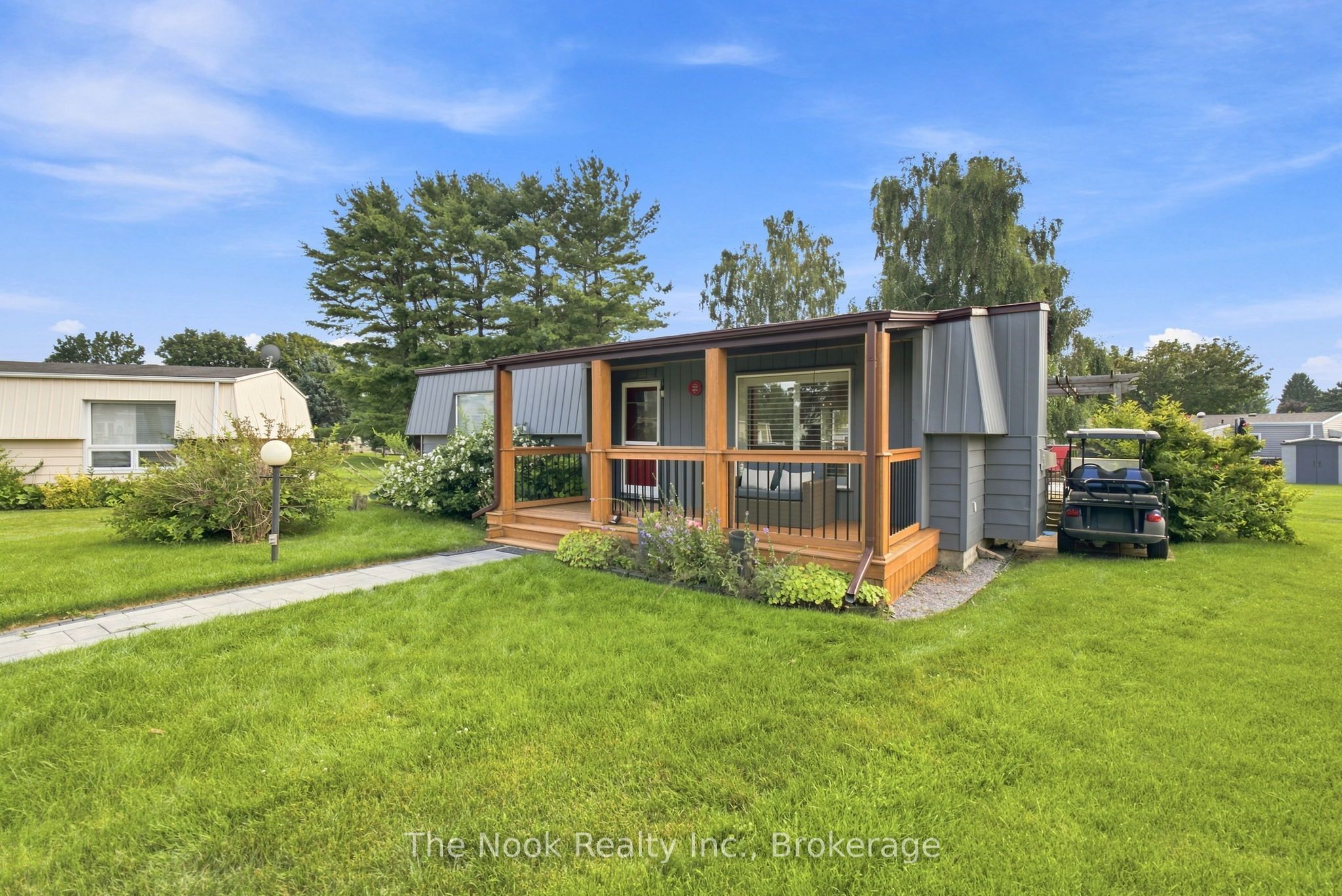 7 Pineridge Crescent Property Photo 1