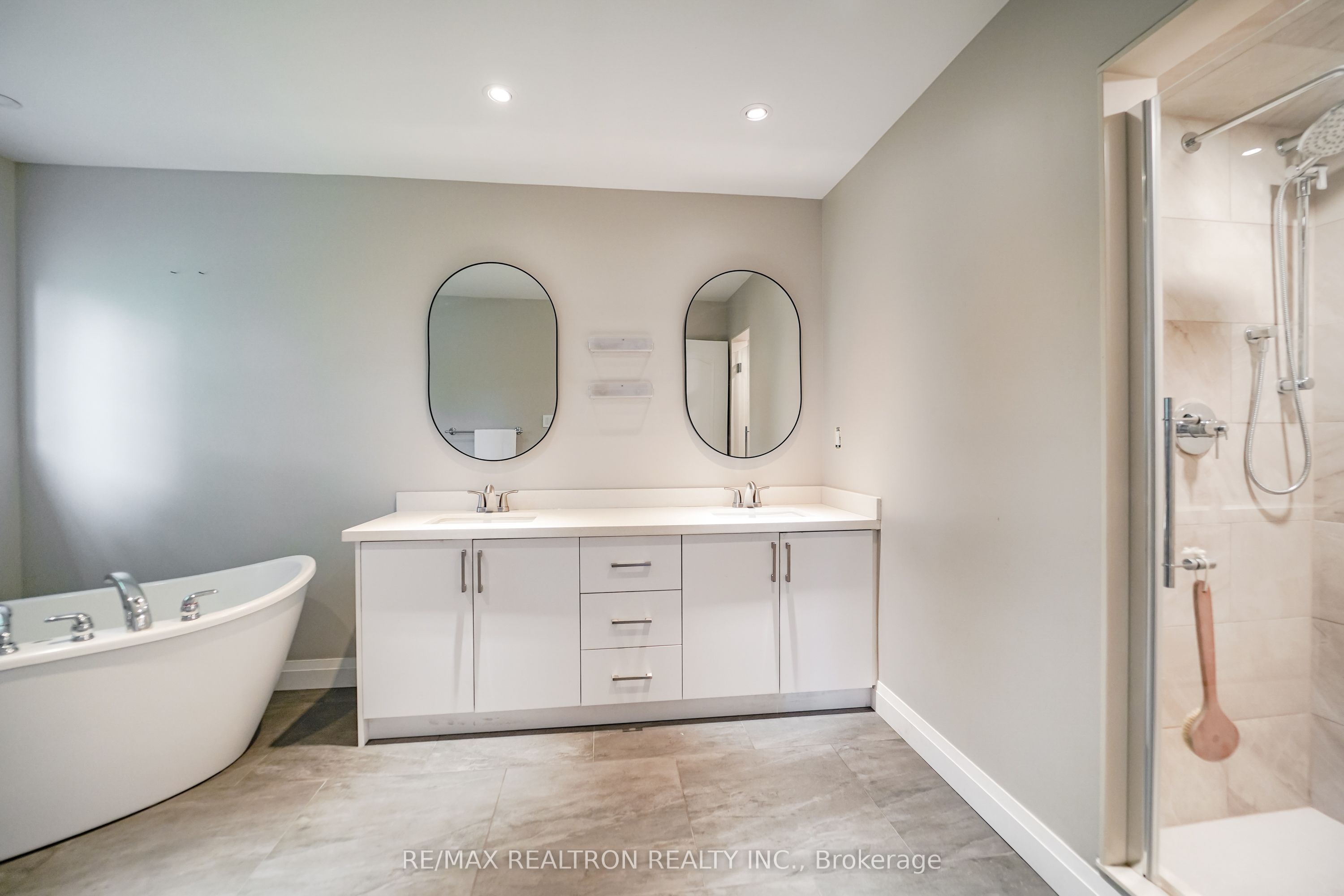 96 Hoile Drive Property Photo 26