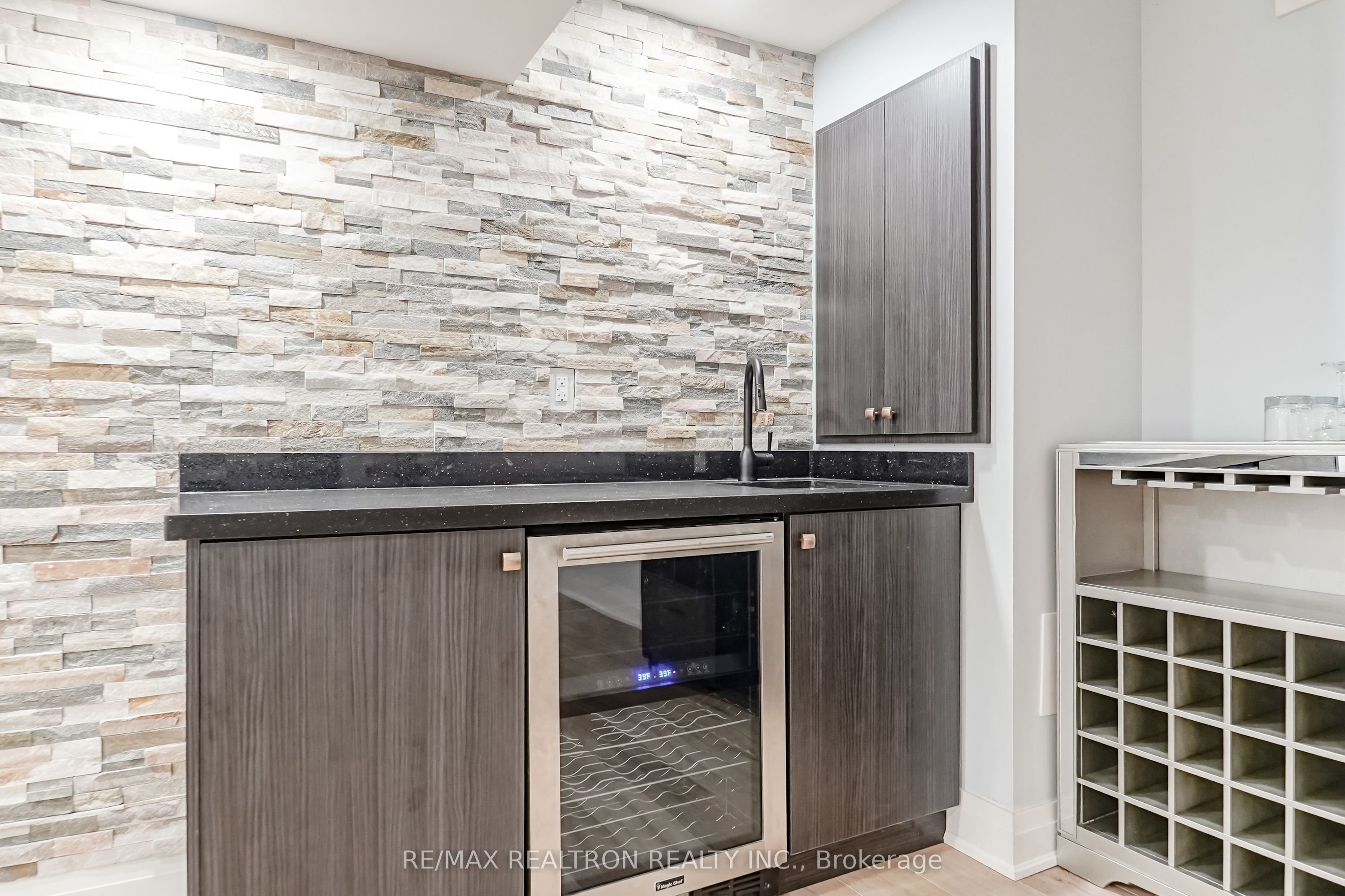 96 Hoile Drive Property Photo 32