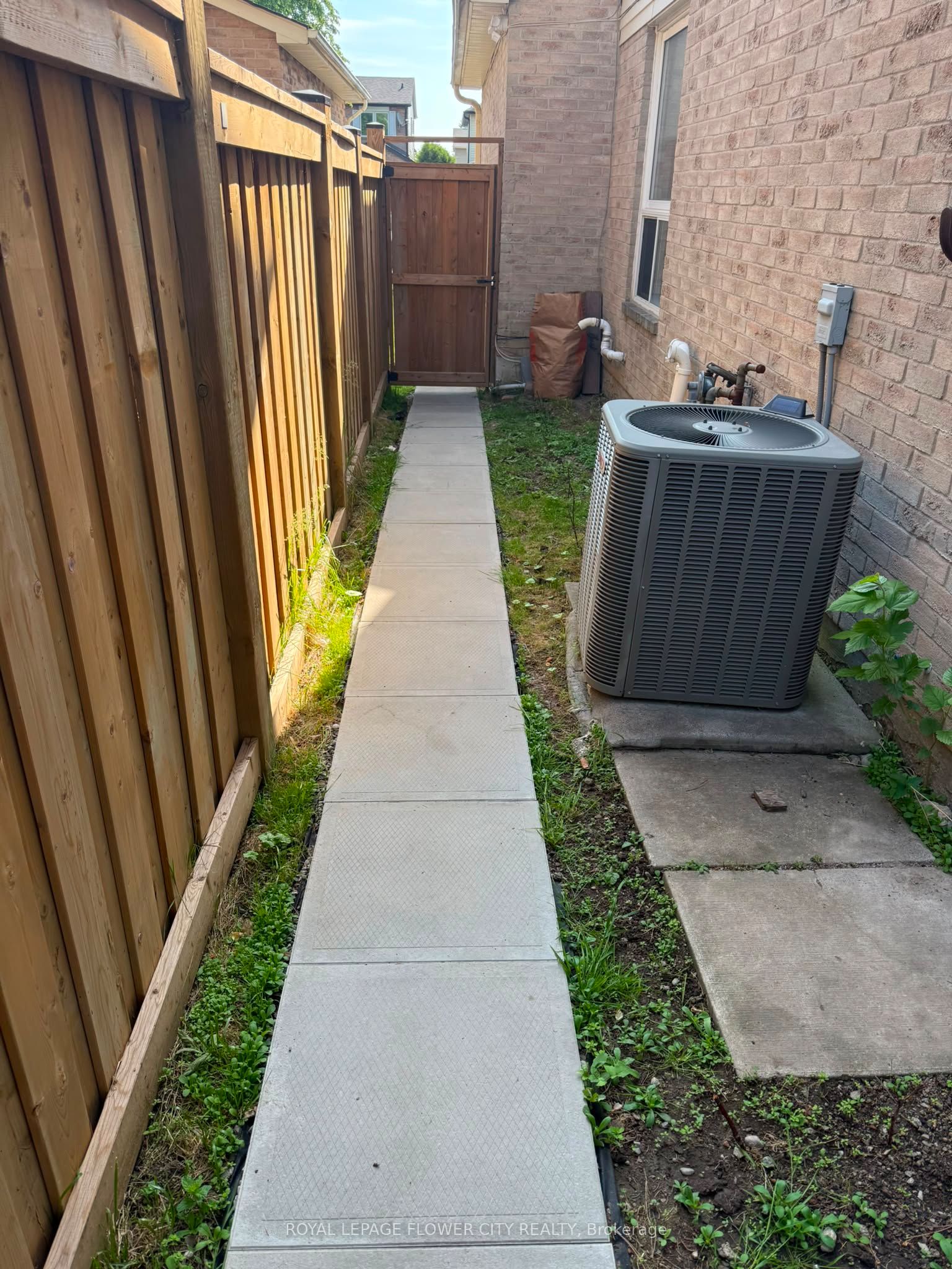 34 Gilmour Road Basement Property Photo 9