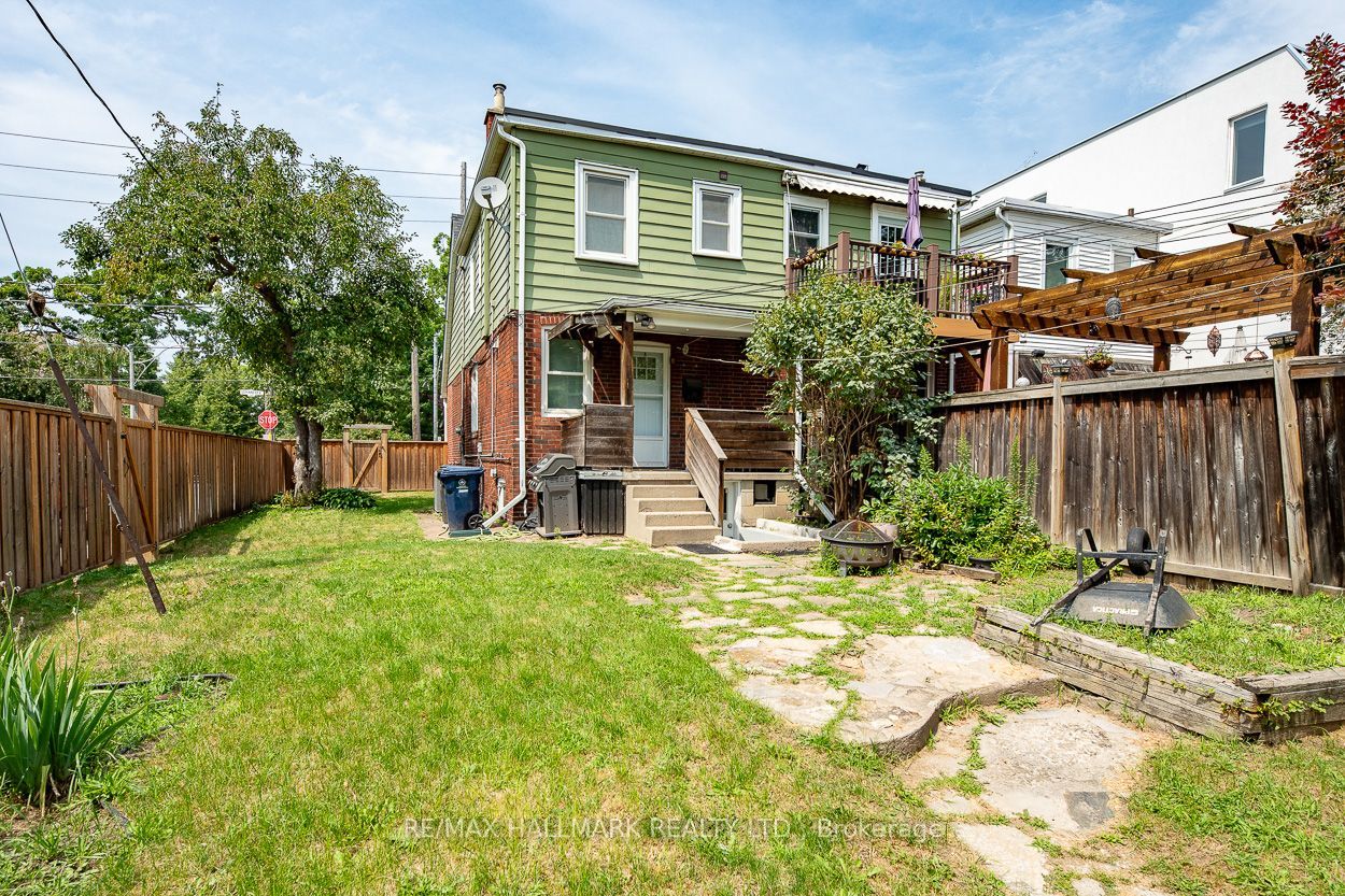 2159 Gerrard Street E Main Property Photo 14