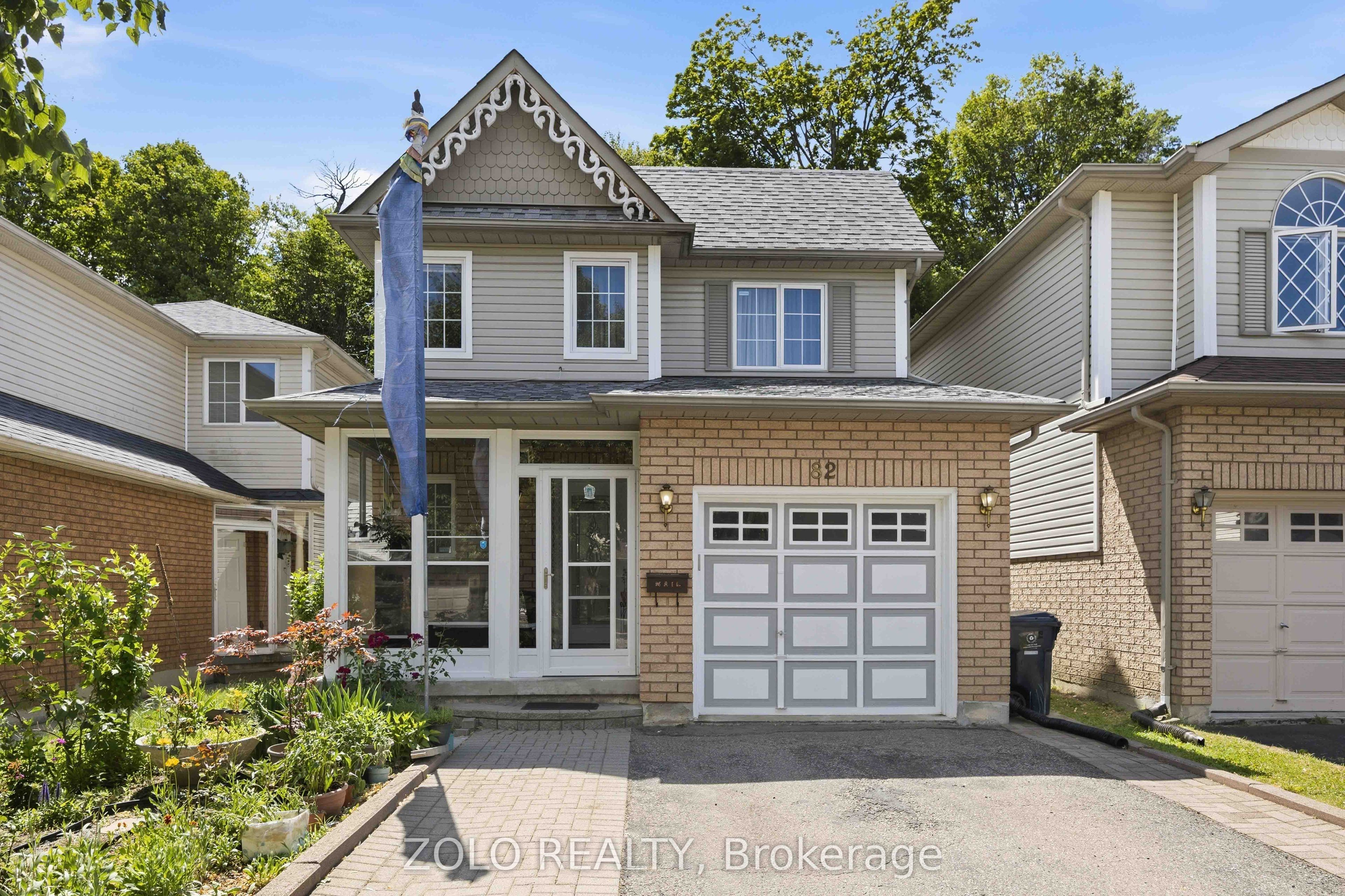 82 Piperbrook Crescent