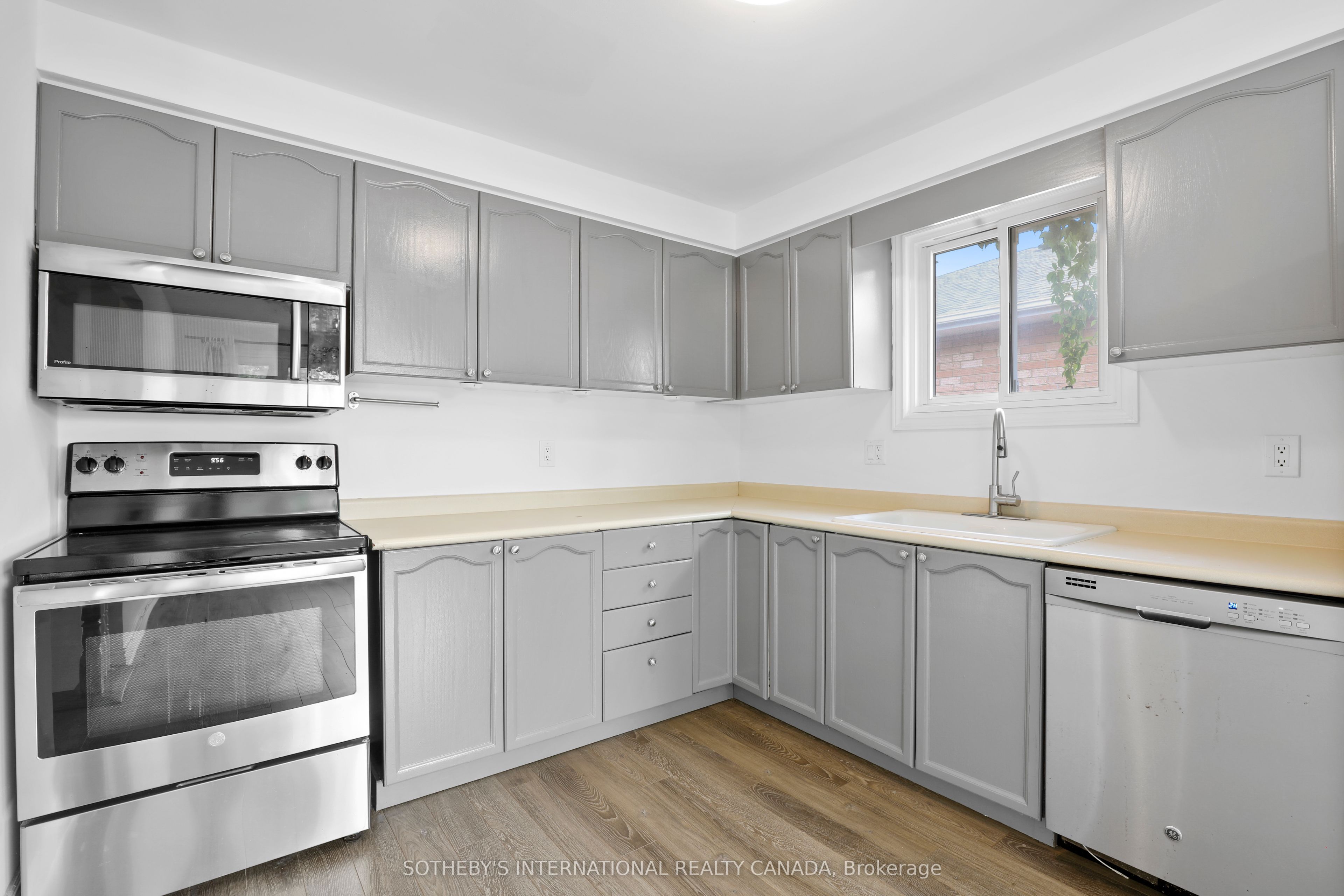 12 Dunkin Avenue Property Photo 10