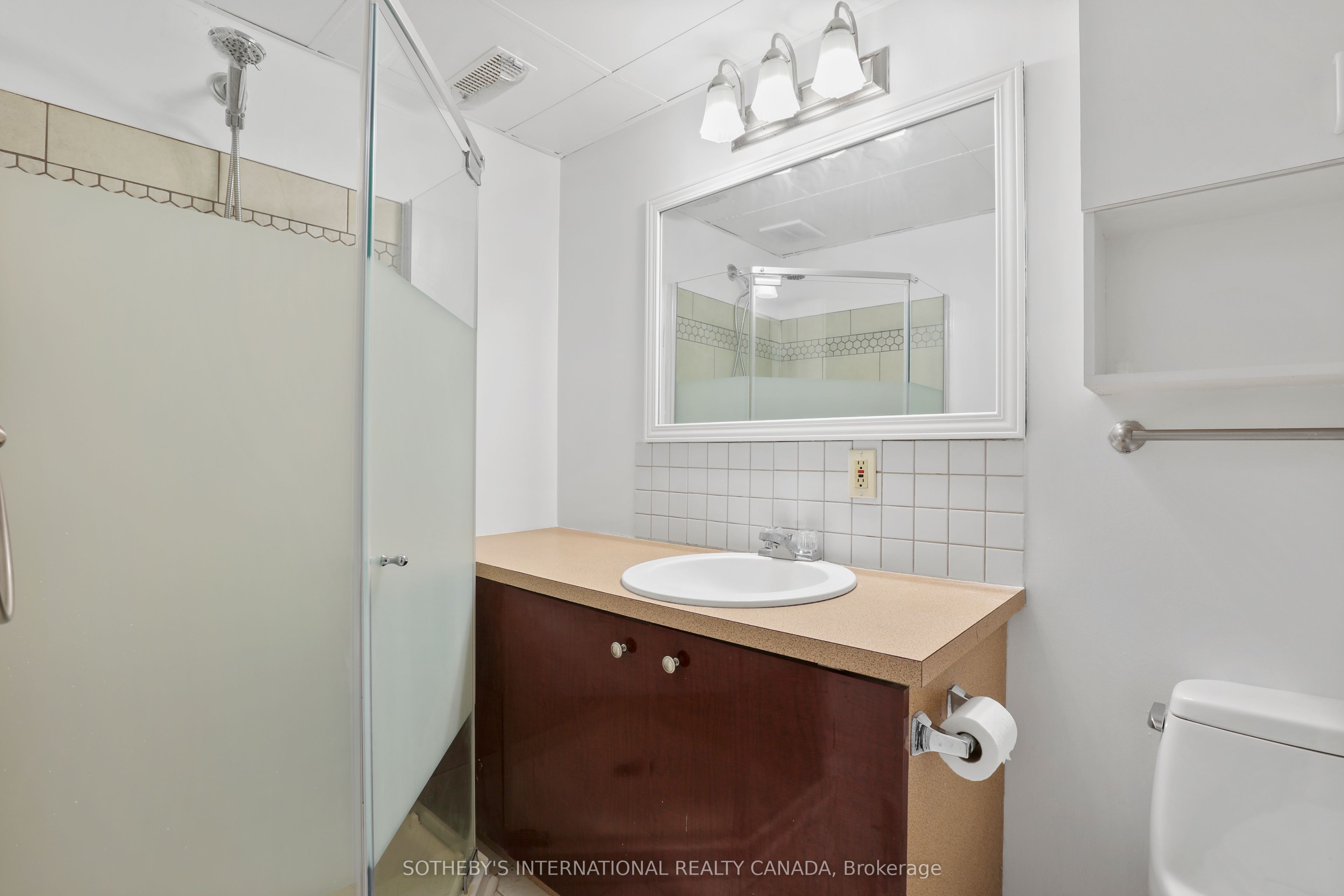 12 Dunkin Avenue Property Photo 33