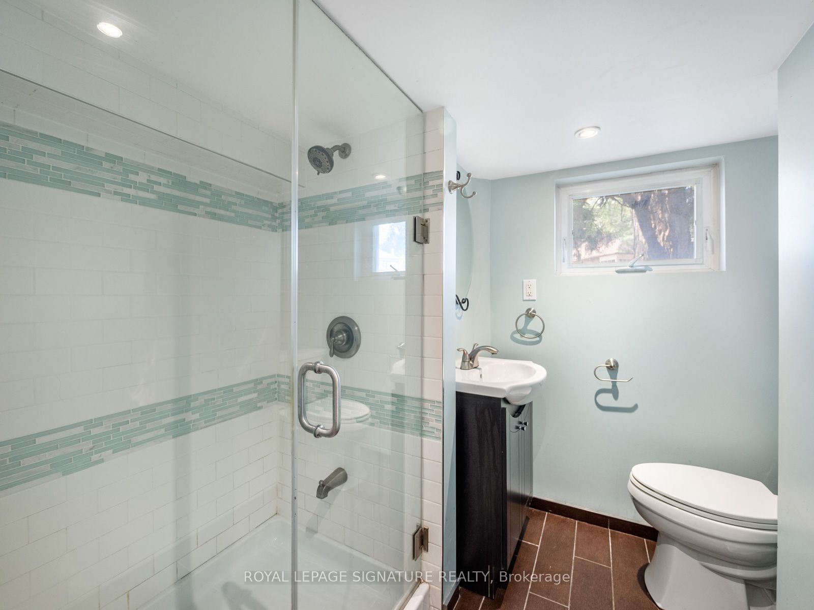 511 Donlands Avenue Property Photo 33