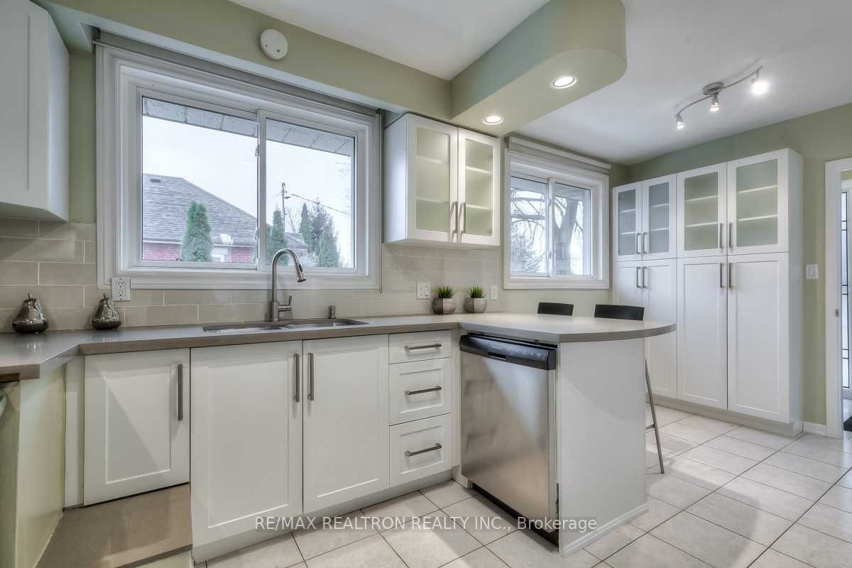101 Dunelm Street Property Photo 8