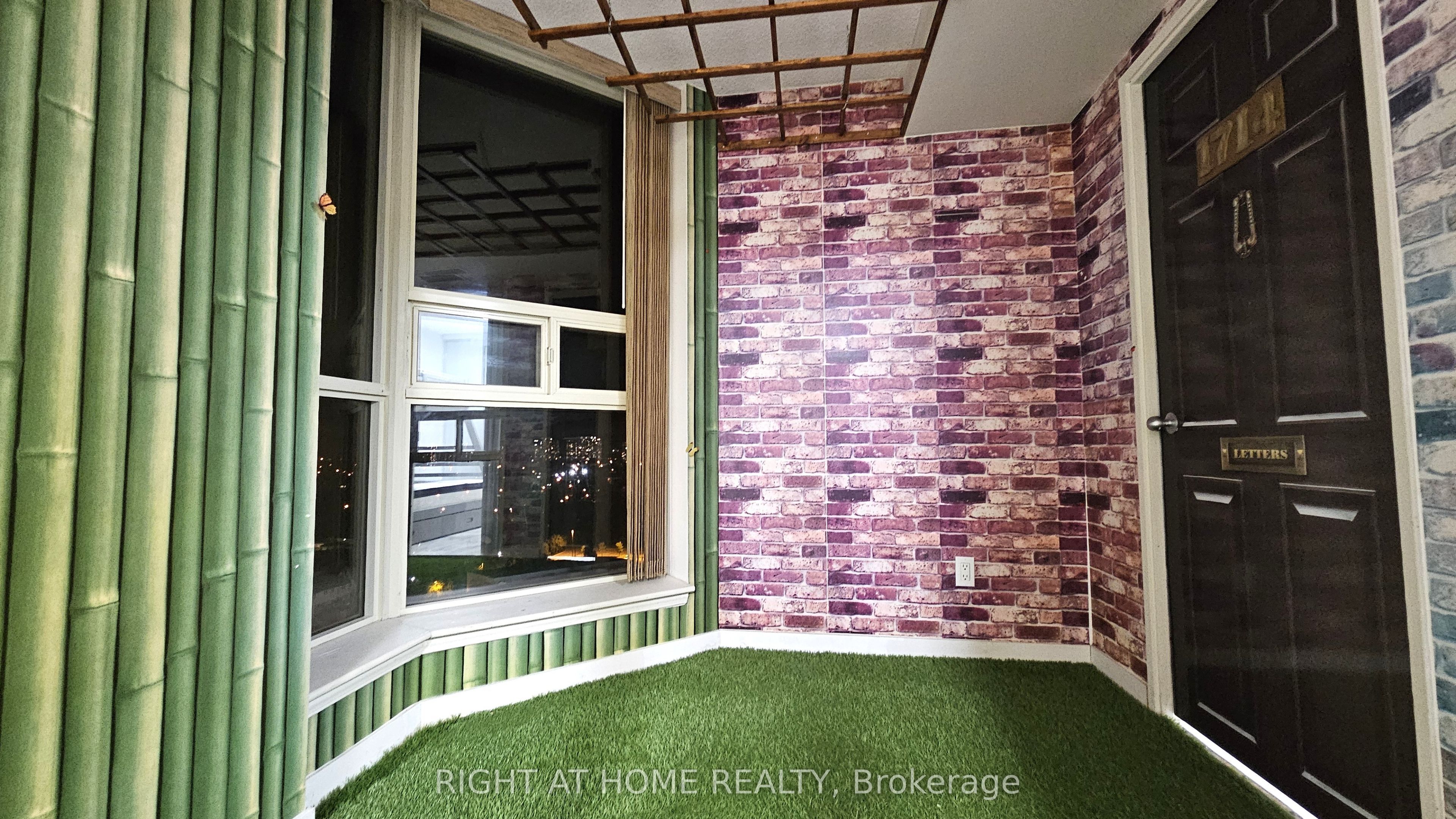 2460 Eglinton Avenue E 1714 Property Photo 17