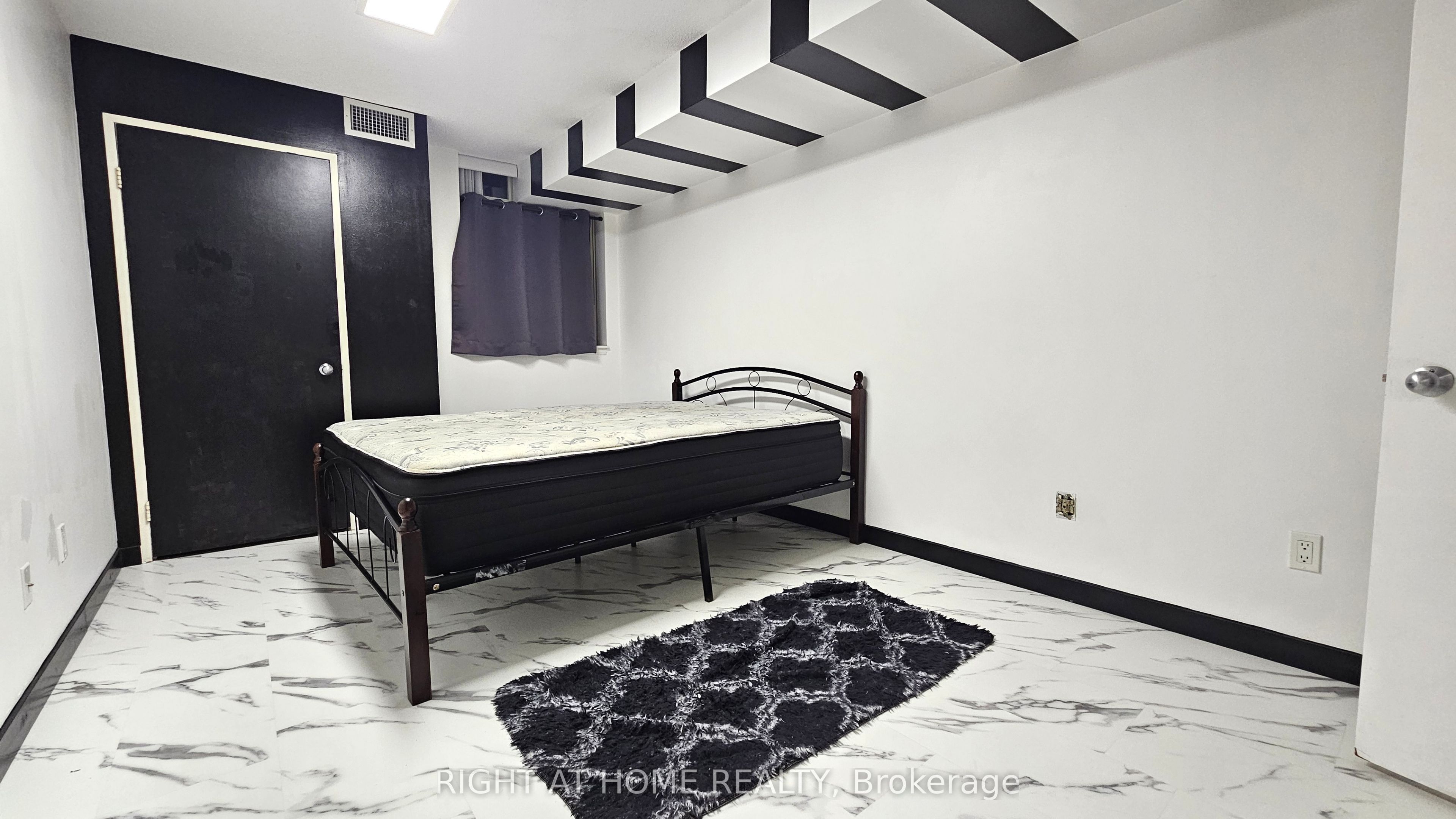 2460 Eglinton Avenue E 1714 Property Photo 19