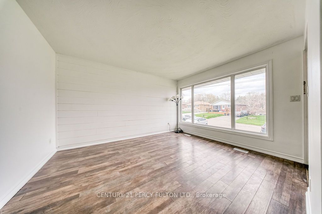 381 Conant Street Property Photo 6