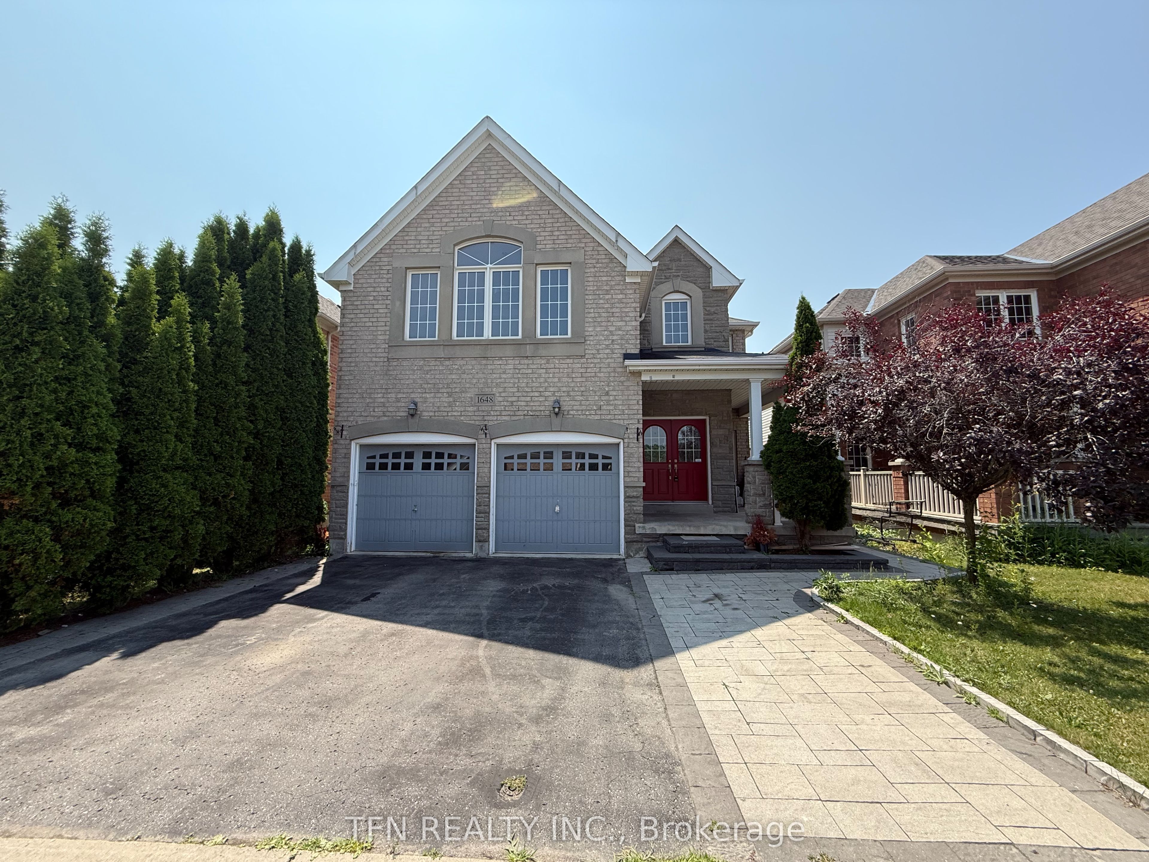 1648 Pennel Drive Upper Property Photo 1
