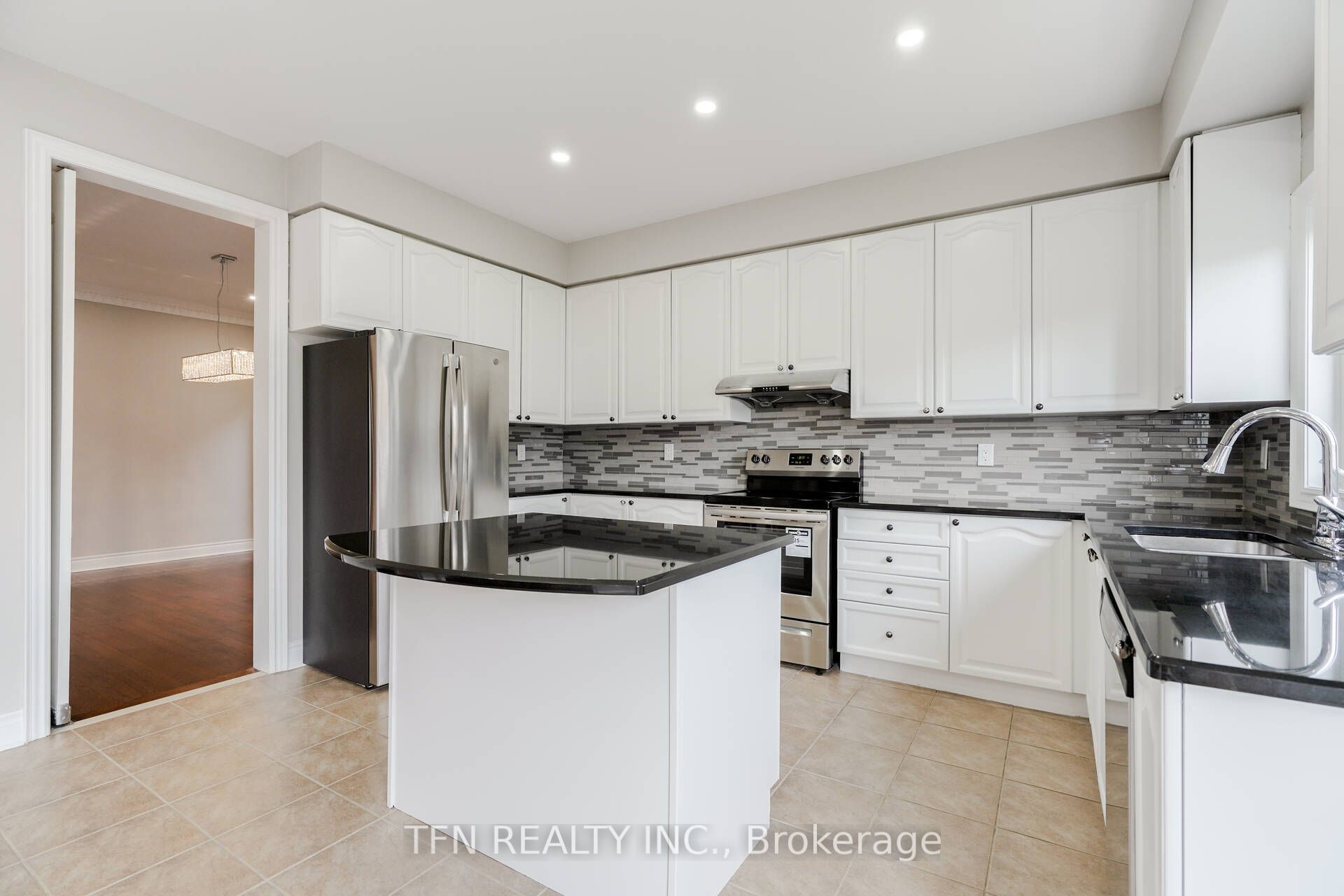 1648 Pennel Drive Upper Property Photo 16